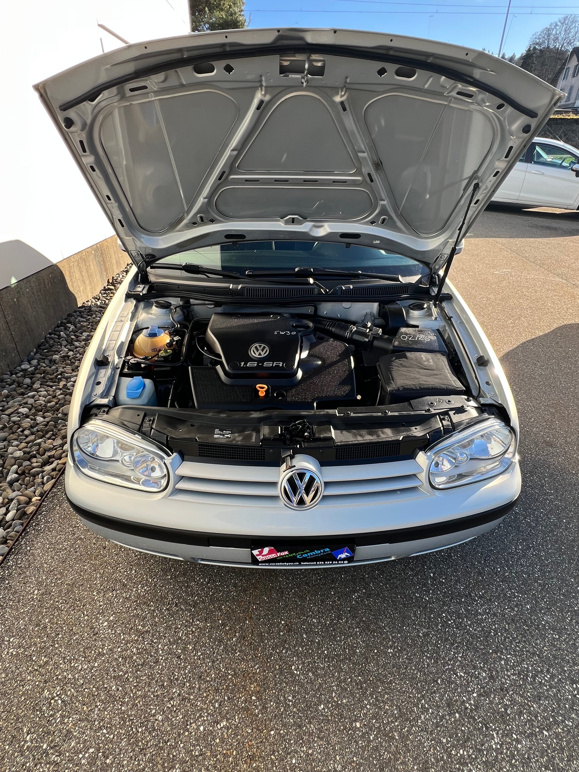VW Golf 1.6 Celebration-image-4
