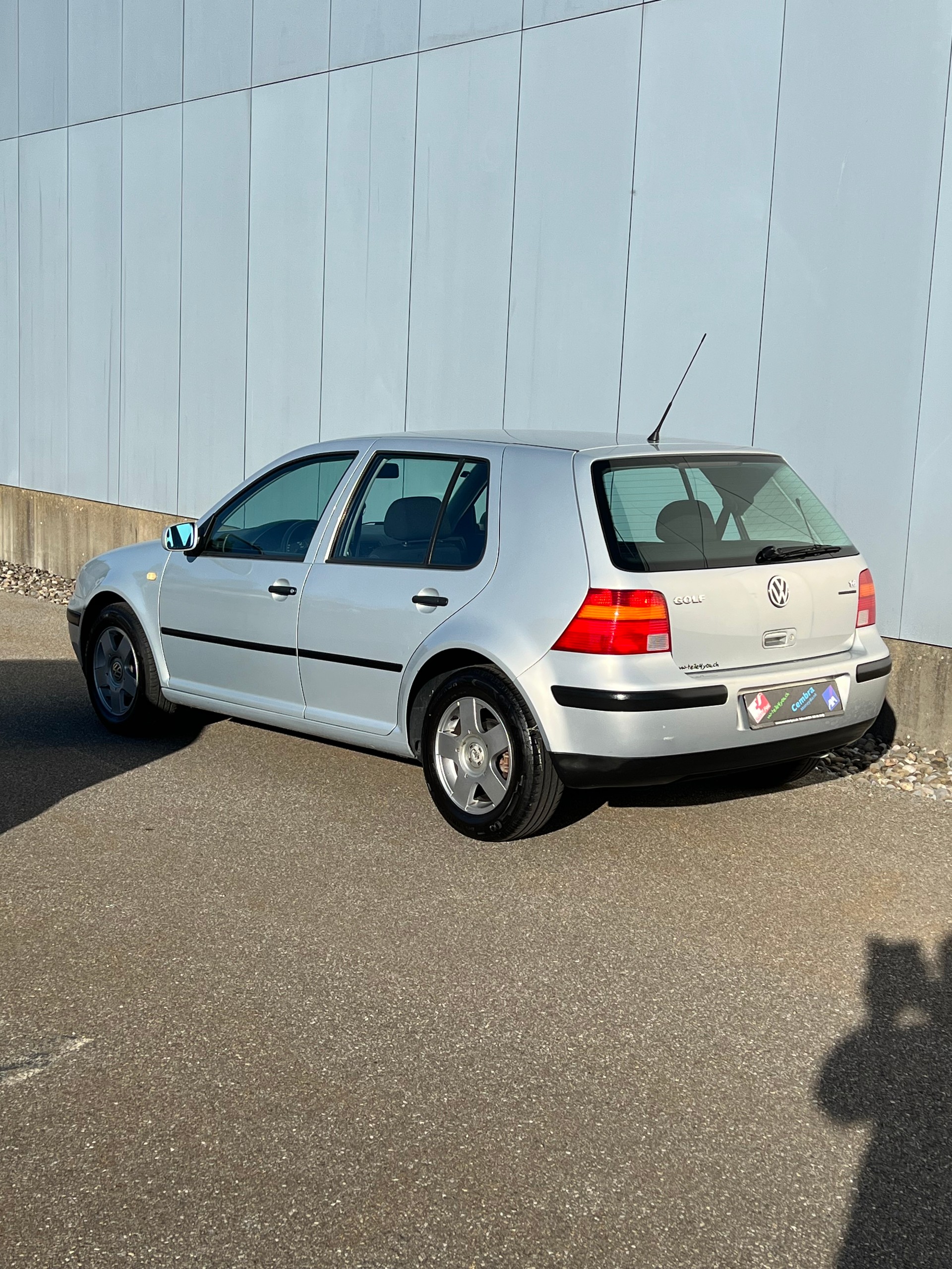 VW Golf 1.6 Celebration-image-2