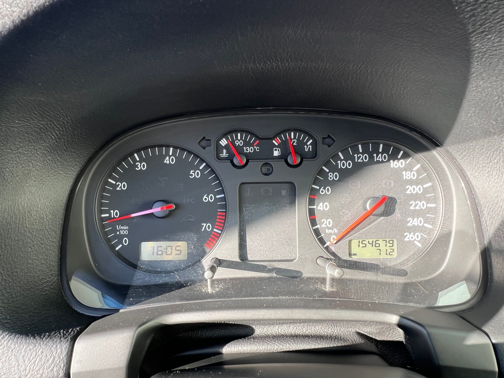 VW Golf 1.6 Celebration-image-10