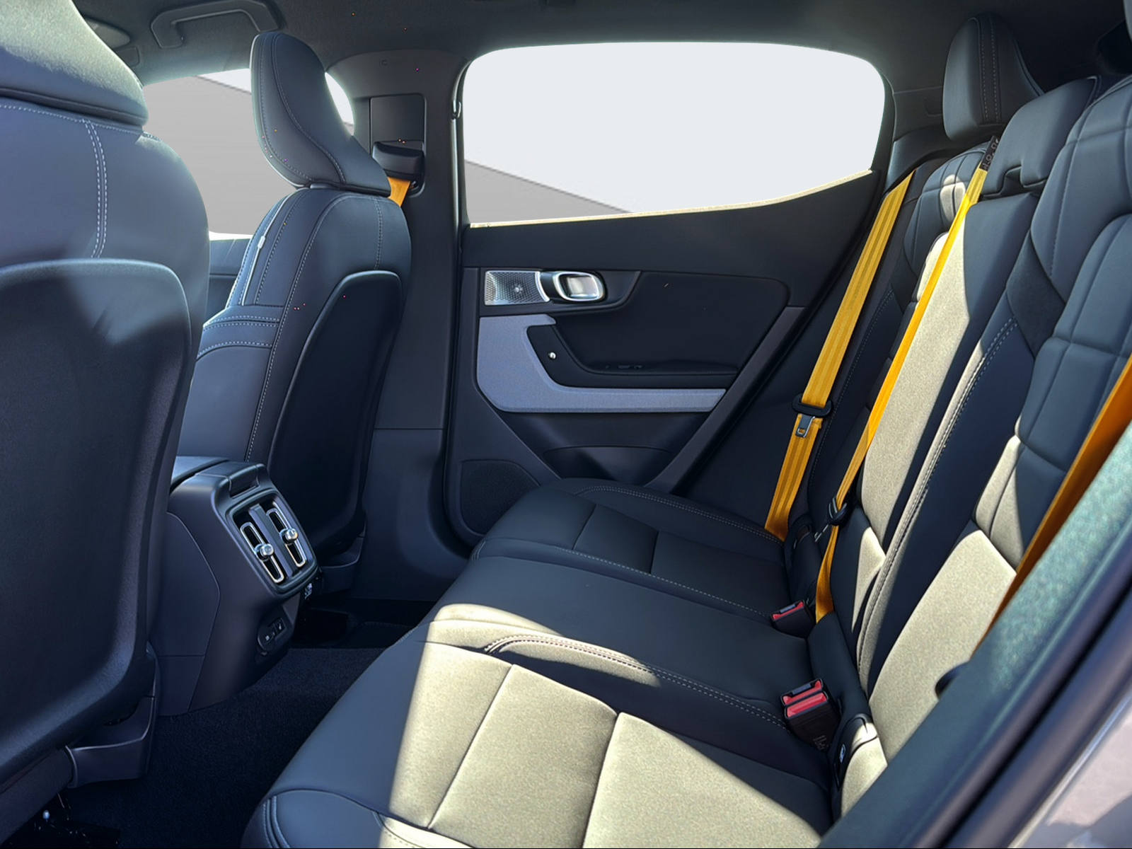 POLESTAR 2 Long Range Dual Motor-image-13