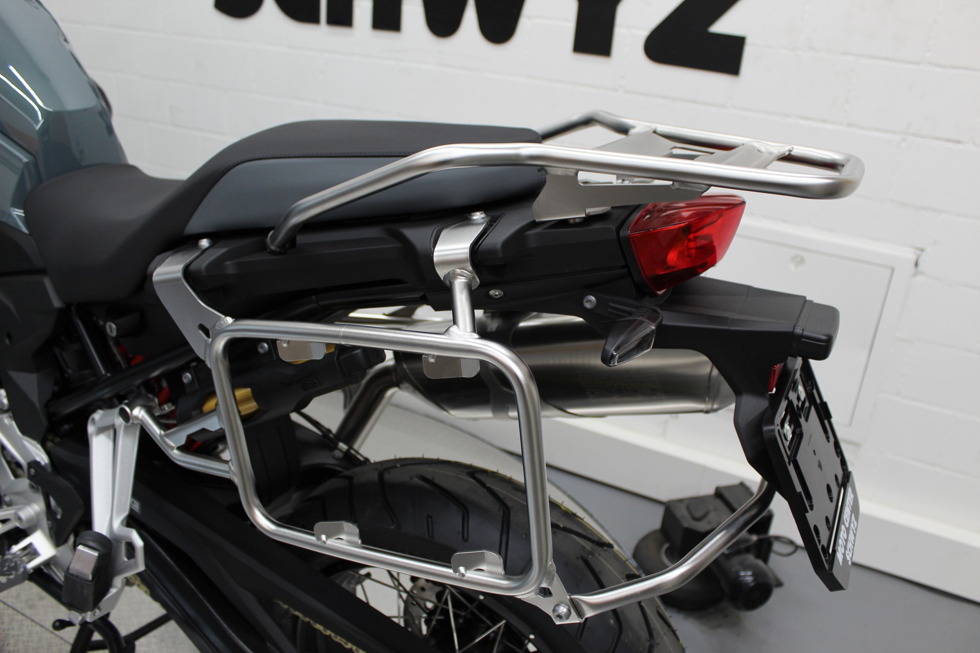 BMW F 900 GS Adventure-image-5