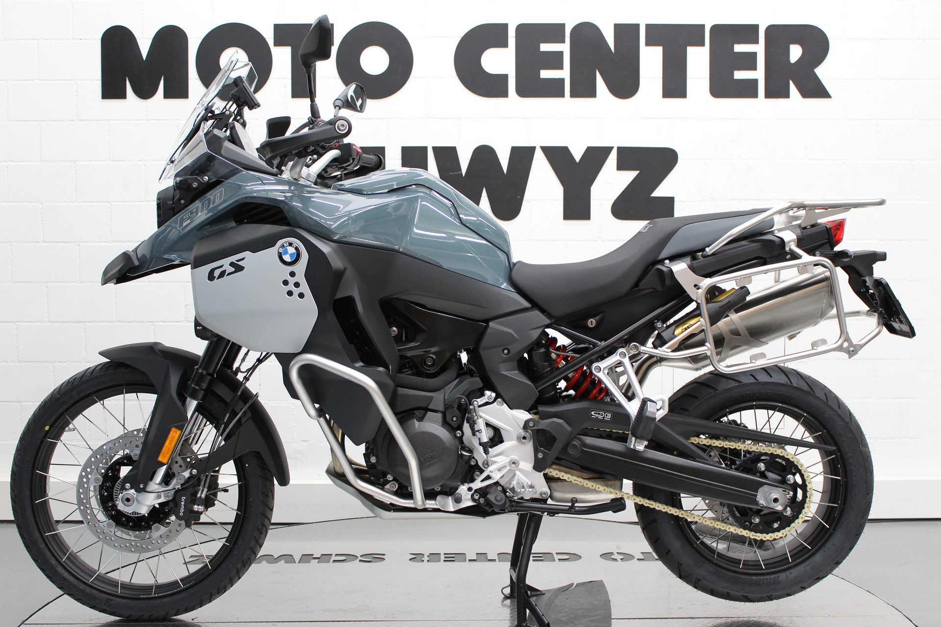 BMW F 900 GS Adventure-showroom-element-3