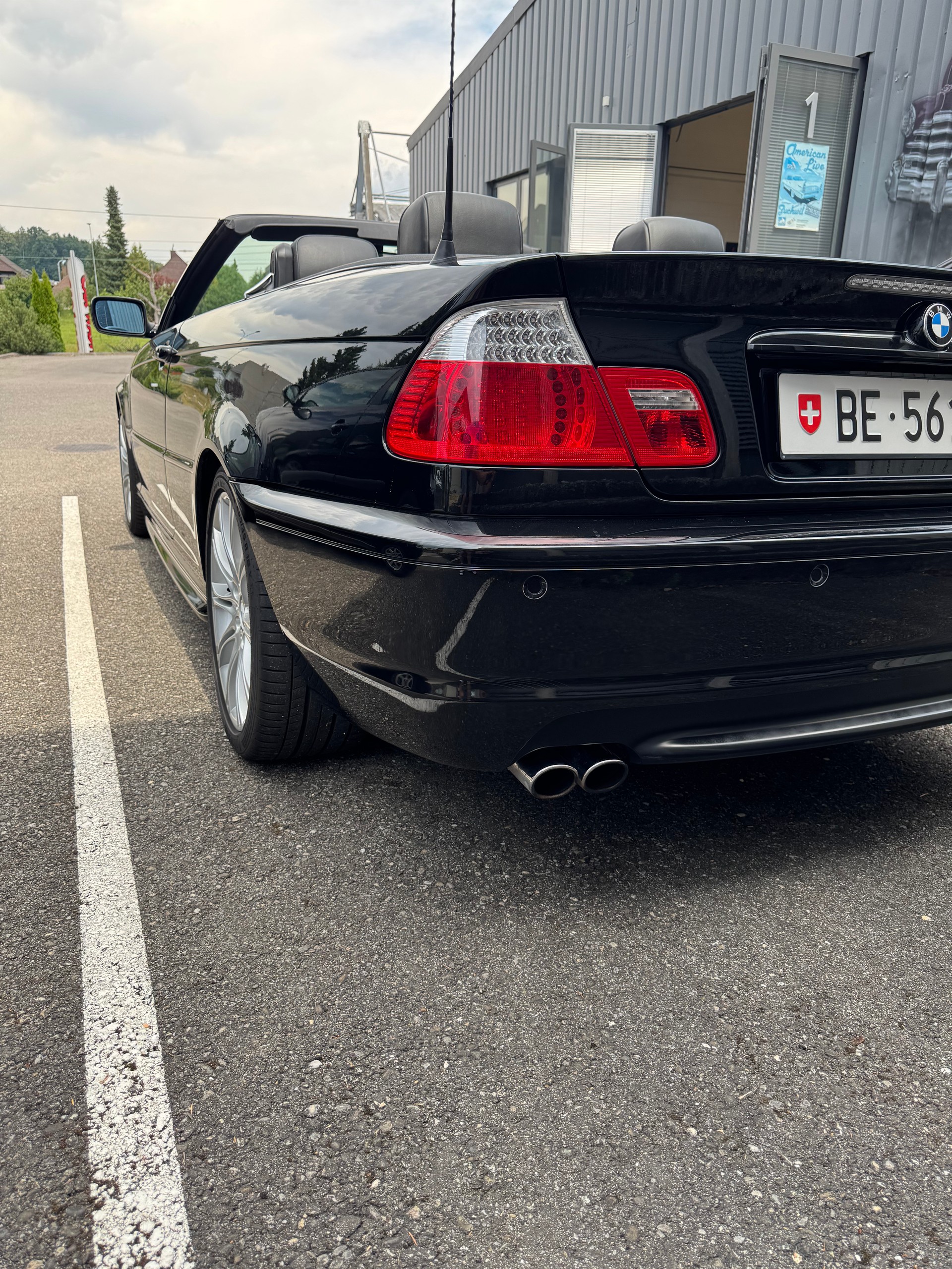 BMW 330Ci Cabriolet-image-4