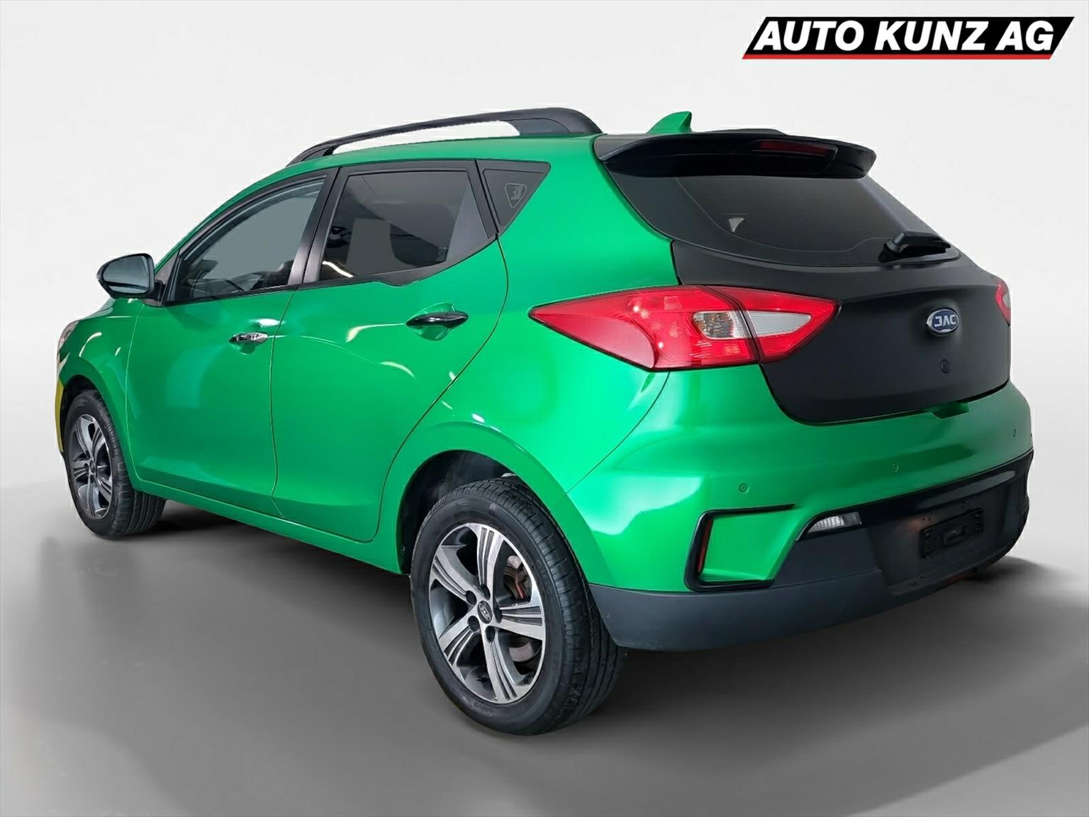 JAC e-S2 EV Elektro Luxury Folierung Spezial-showroom-element-1