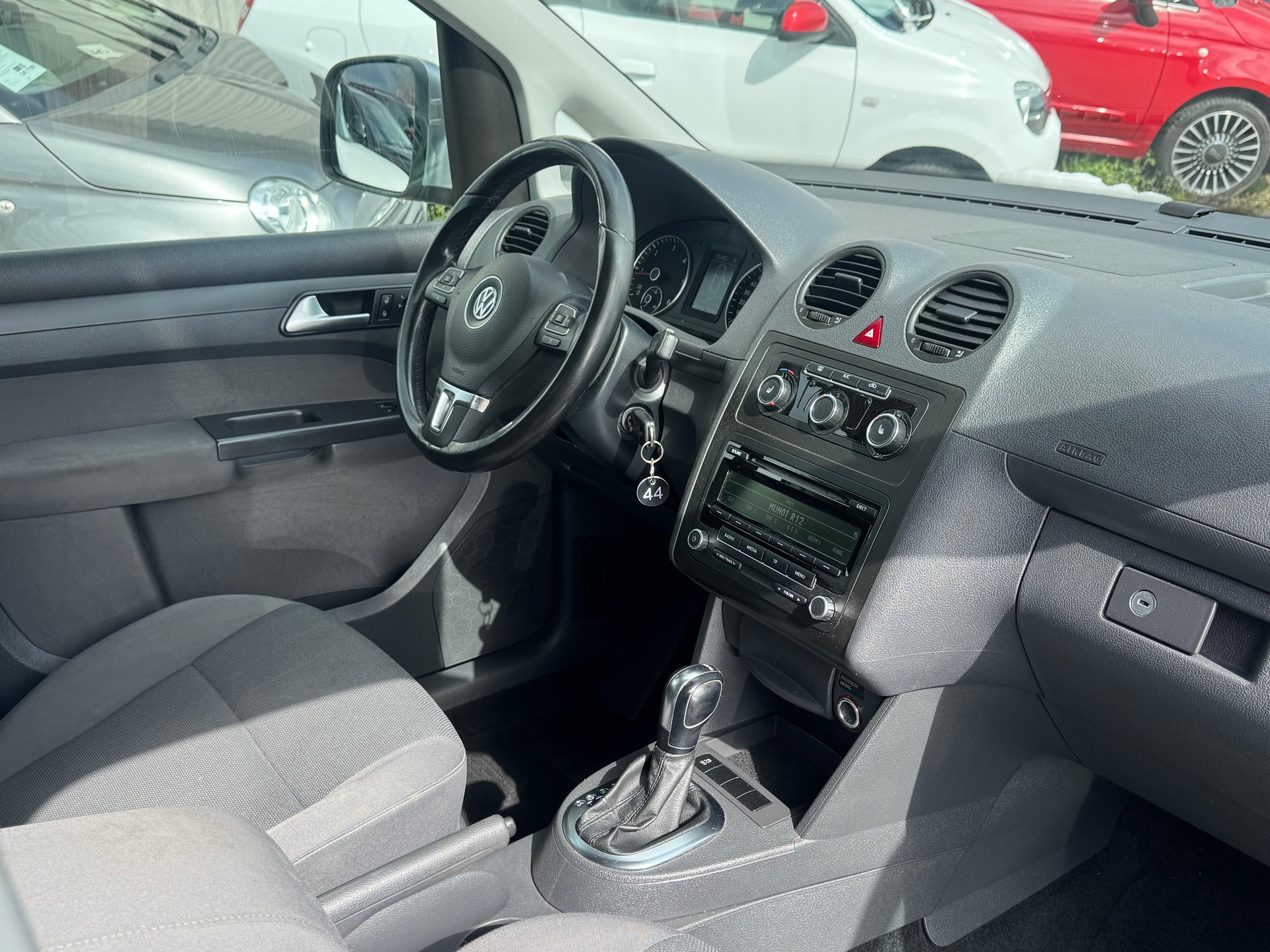 VW Caddy 2.0 TDI 4Motion Trendline Edition 30 DSG-image-6