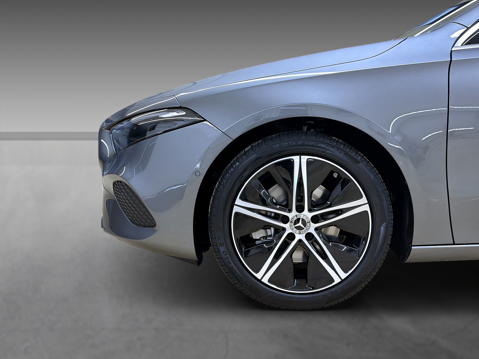 MERCEDES-BENZ A 220 4Matic-image-6