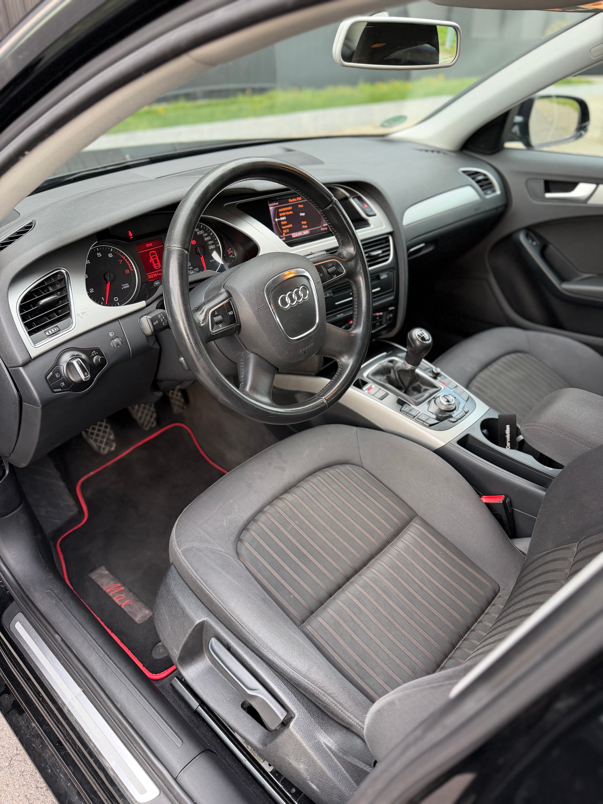 AUDI A4 Limousine 1.8 TFSI-image-13