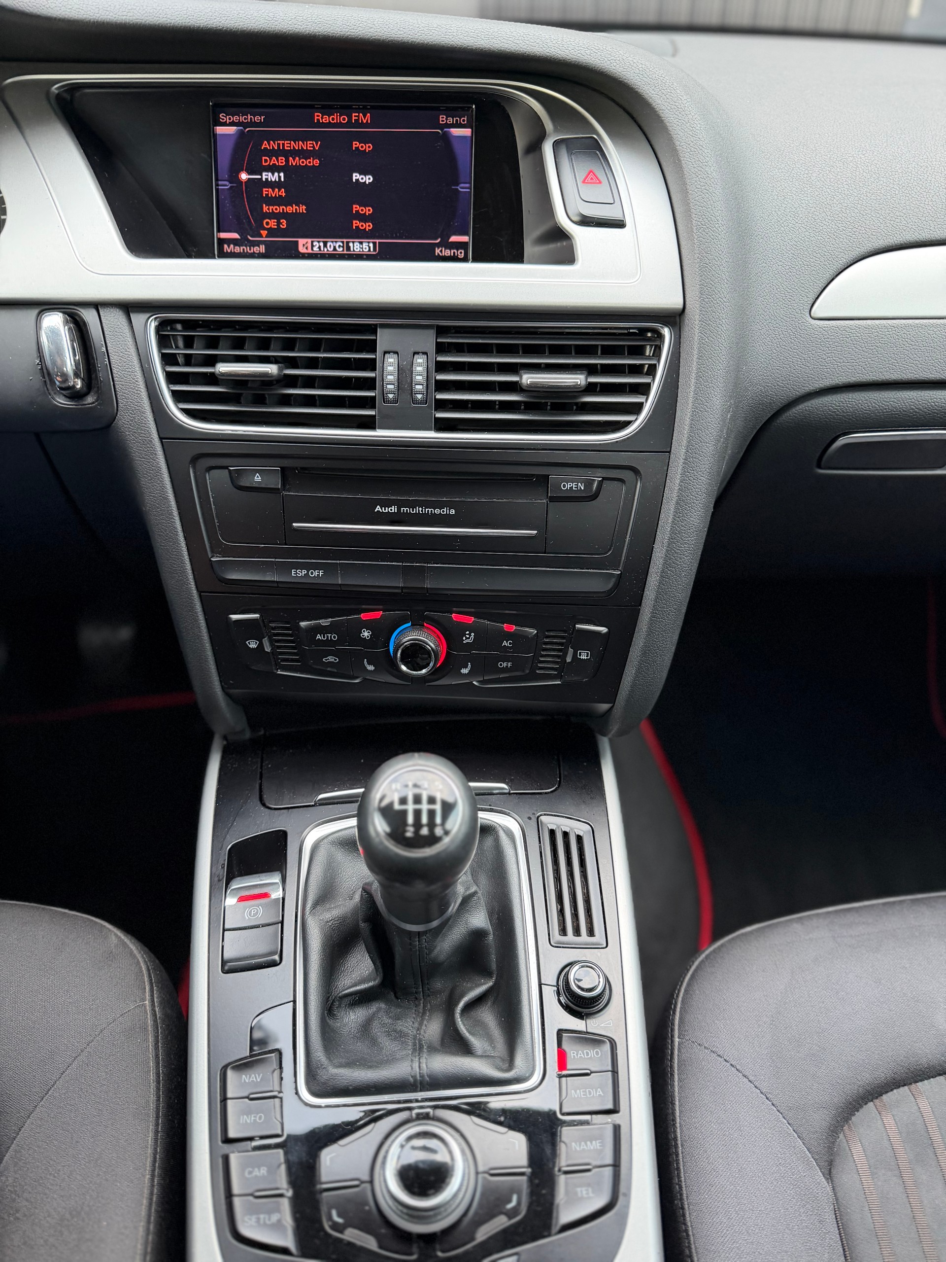 AUDI A4 Limousine 1.8 TFSI-image-8