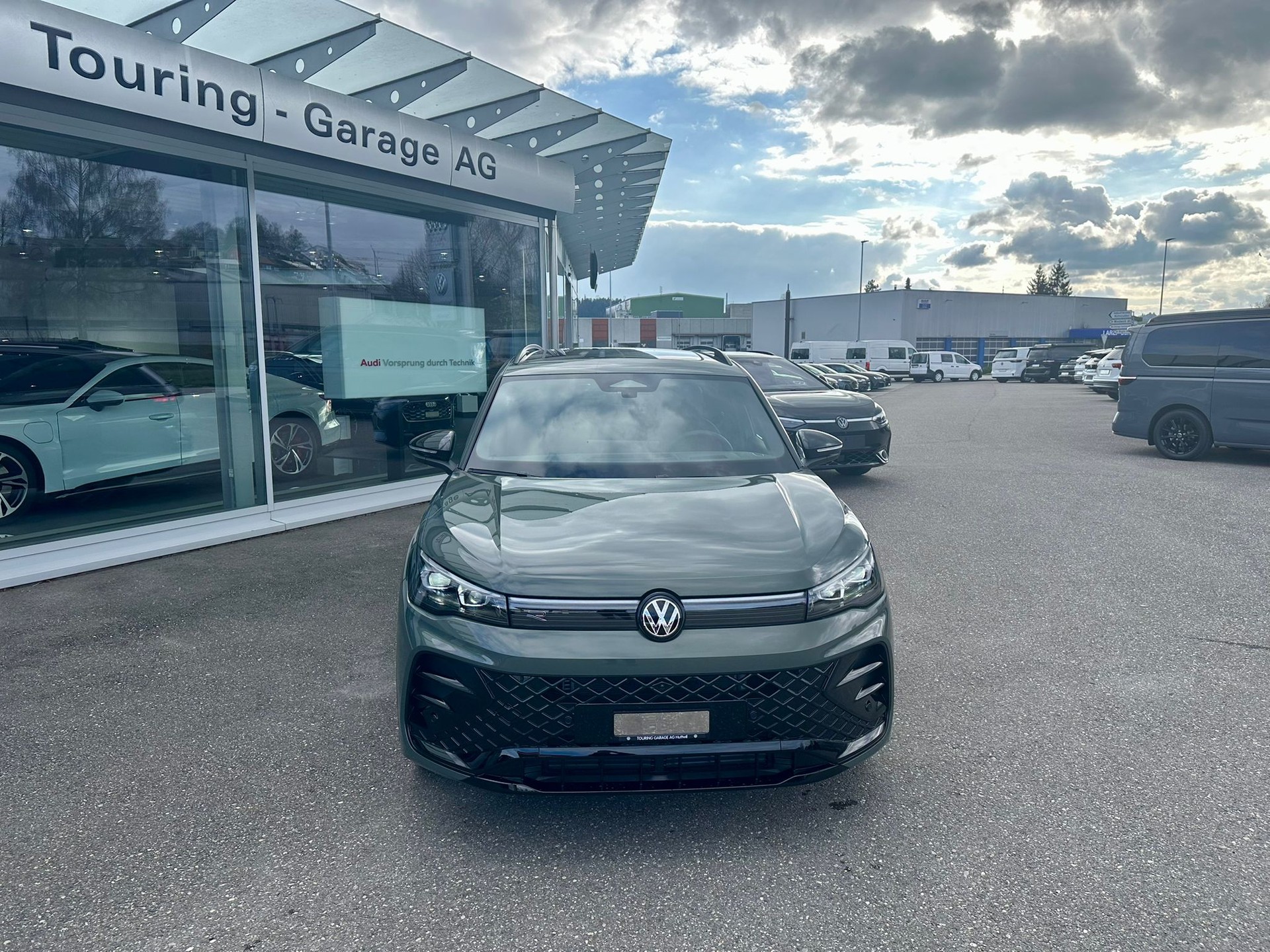 VW Tiguan 2.0 TSI DSG R-Line United 4Motion-image-7