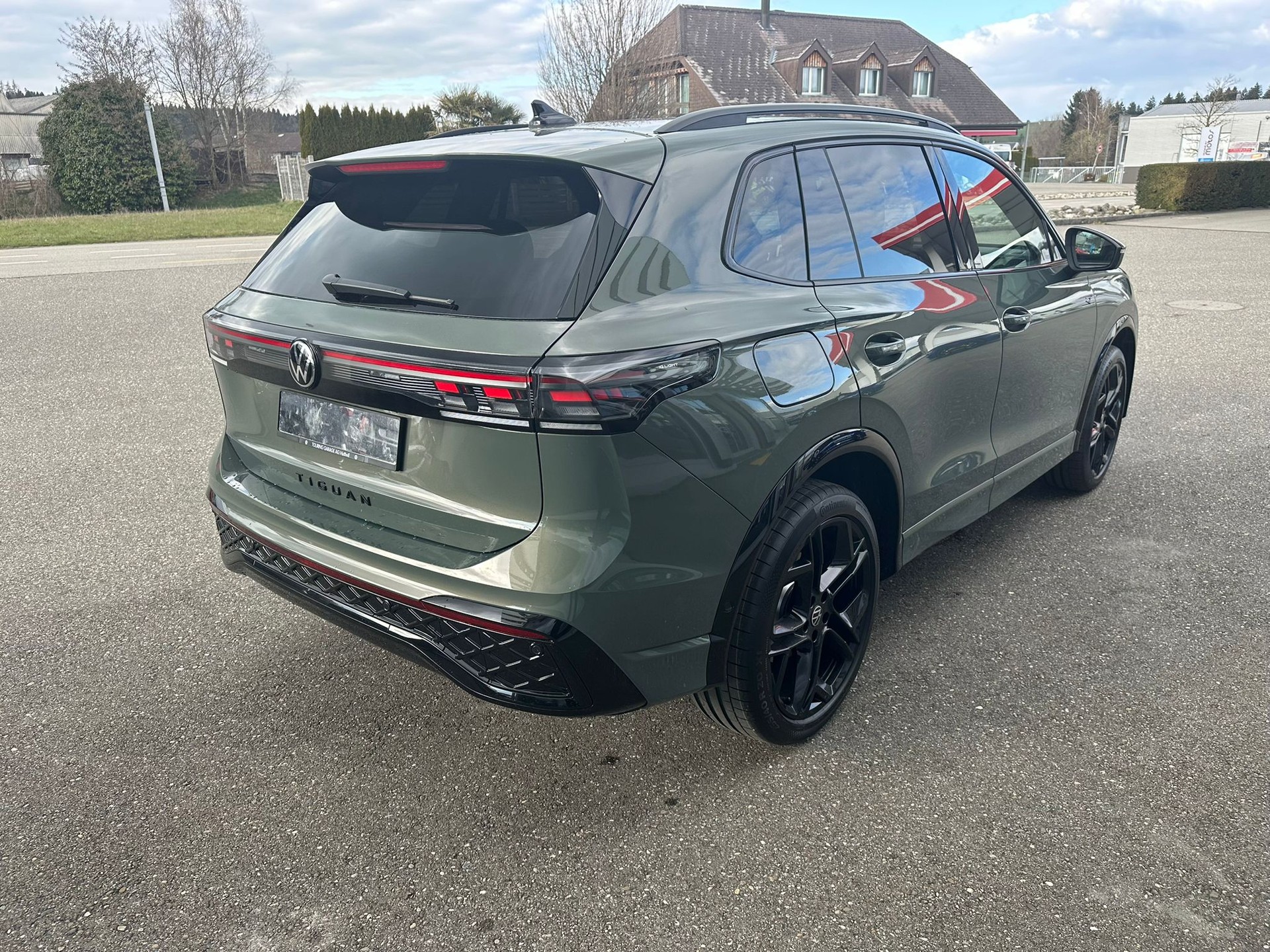 VW Tiguan 2.0 TSI DSG R-Line United 4Motion-image-4
