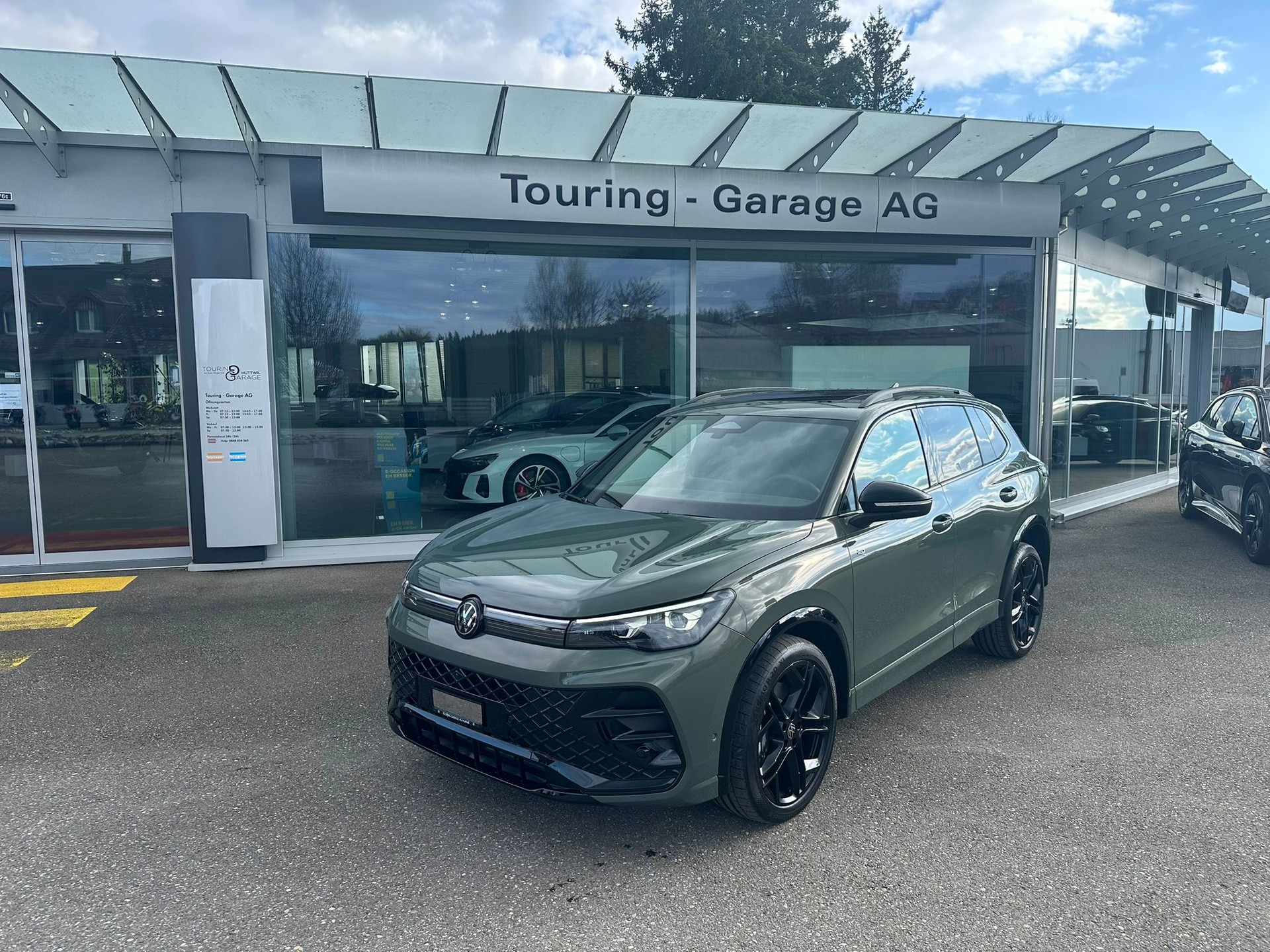 VW Tiguan 2.0 TSI DSG R-Line United 4Motion-image-0
