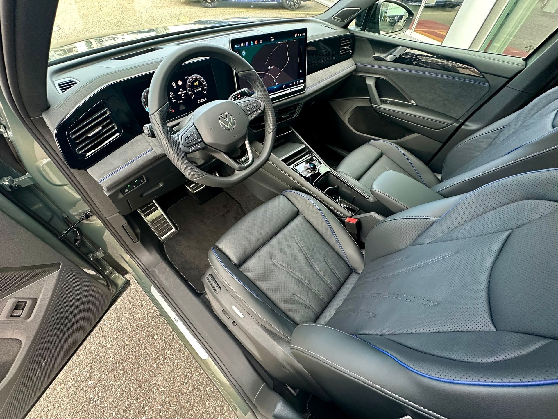 VW Tiguan 2.0 TSI DSG R-Line United 4Motion-image-10
