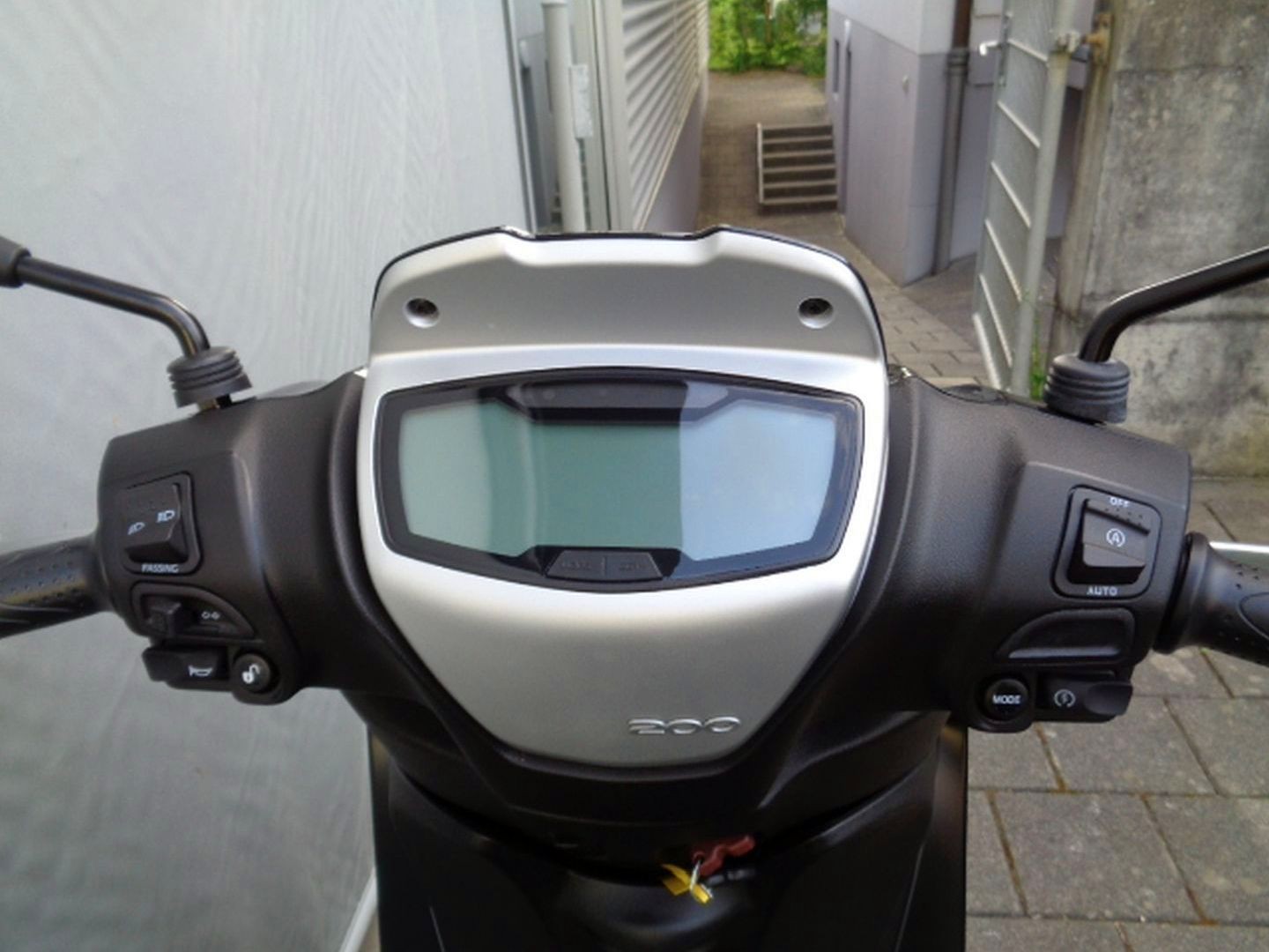 PIAGGIO MEDLEY 200 ABS E5-image-7
