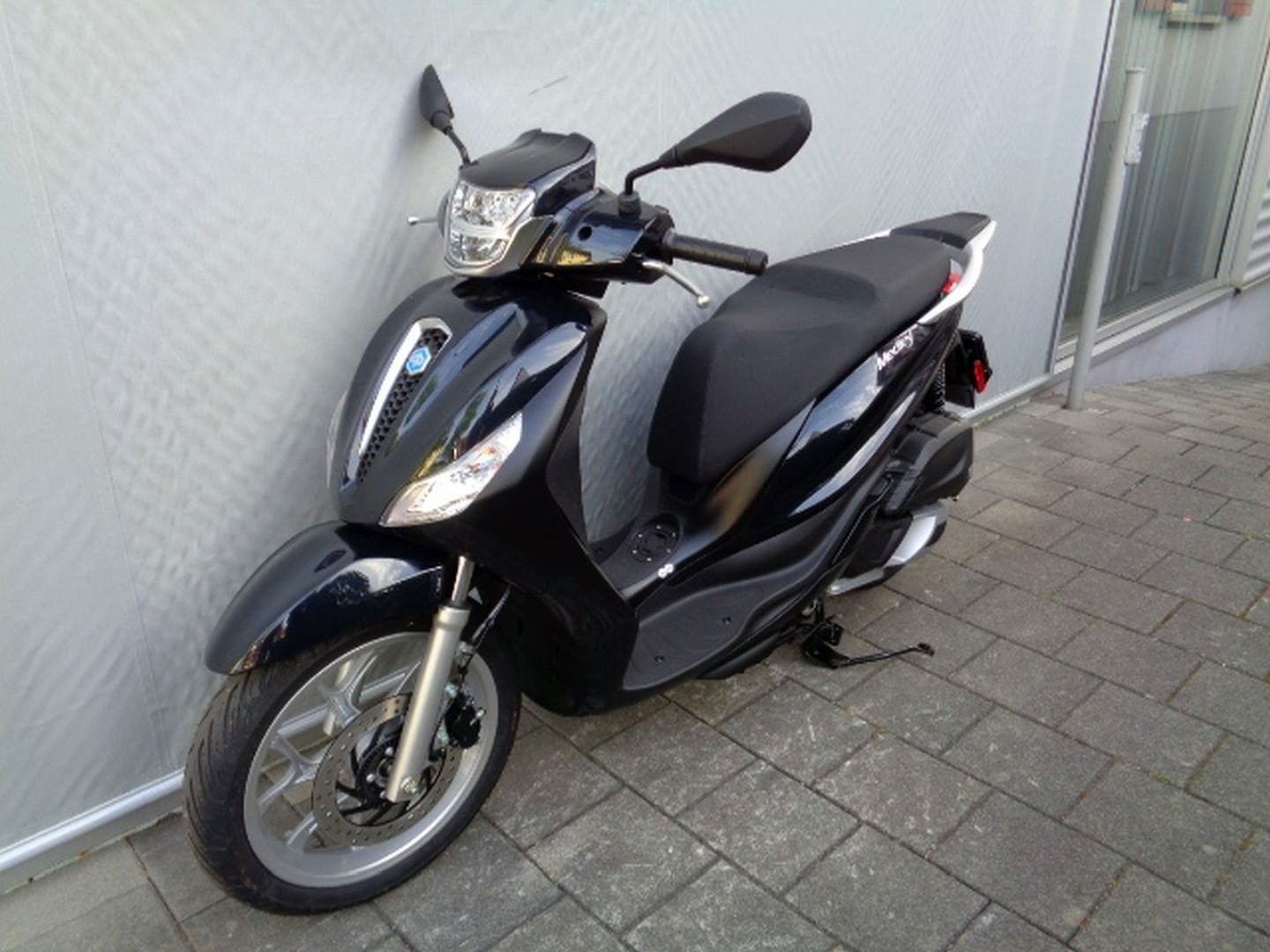 PIAGGIO MEDLEY 200 ABS E5-showroom-element-1