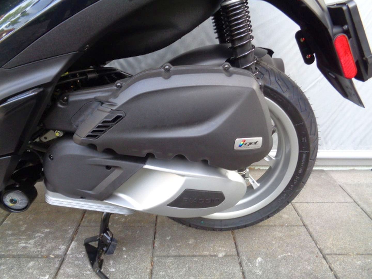 PIAGGIO MEDLEY 200 ABS E5-image-9