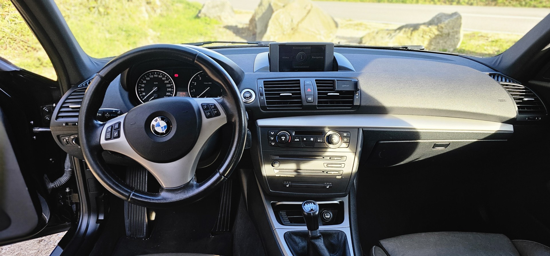 BMW 130i-image-11
