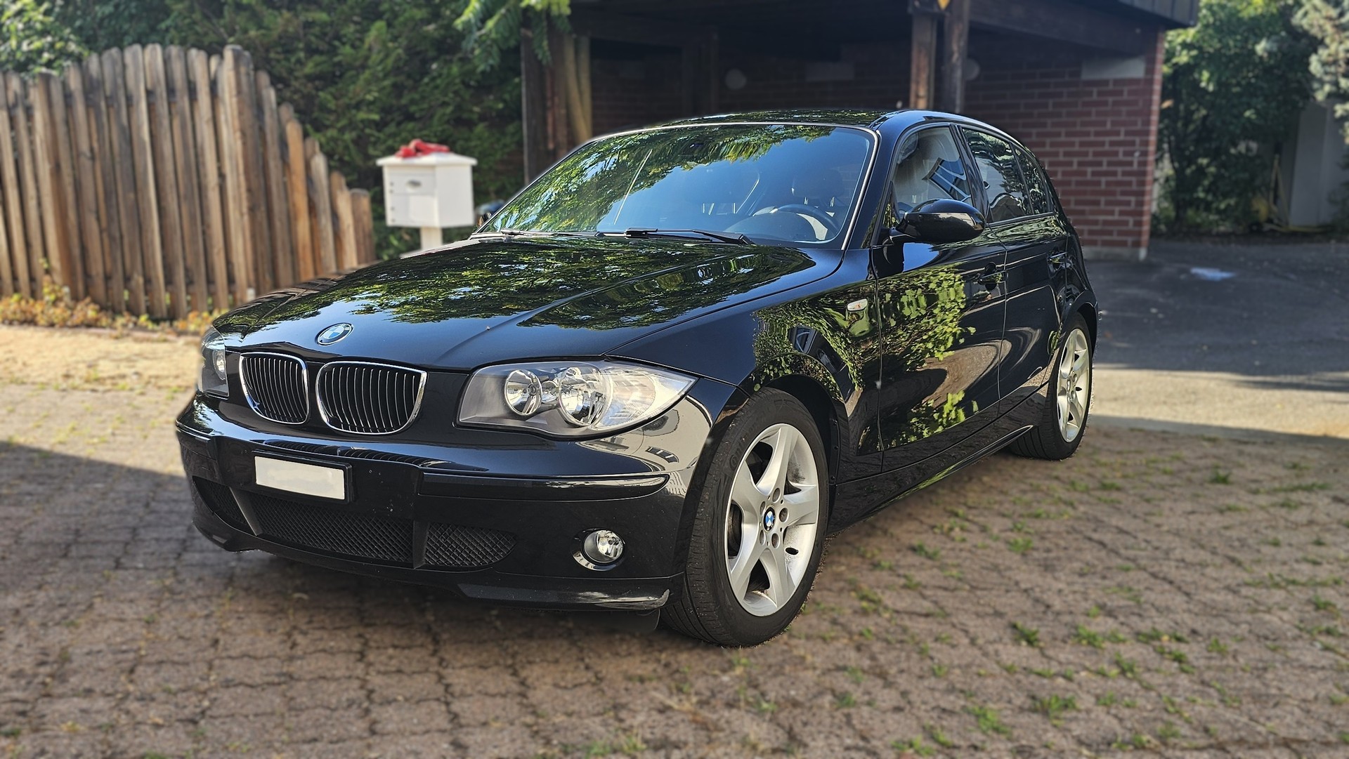 BMW 130i-image-0