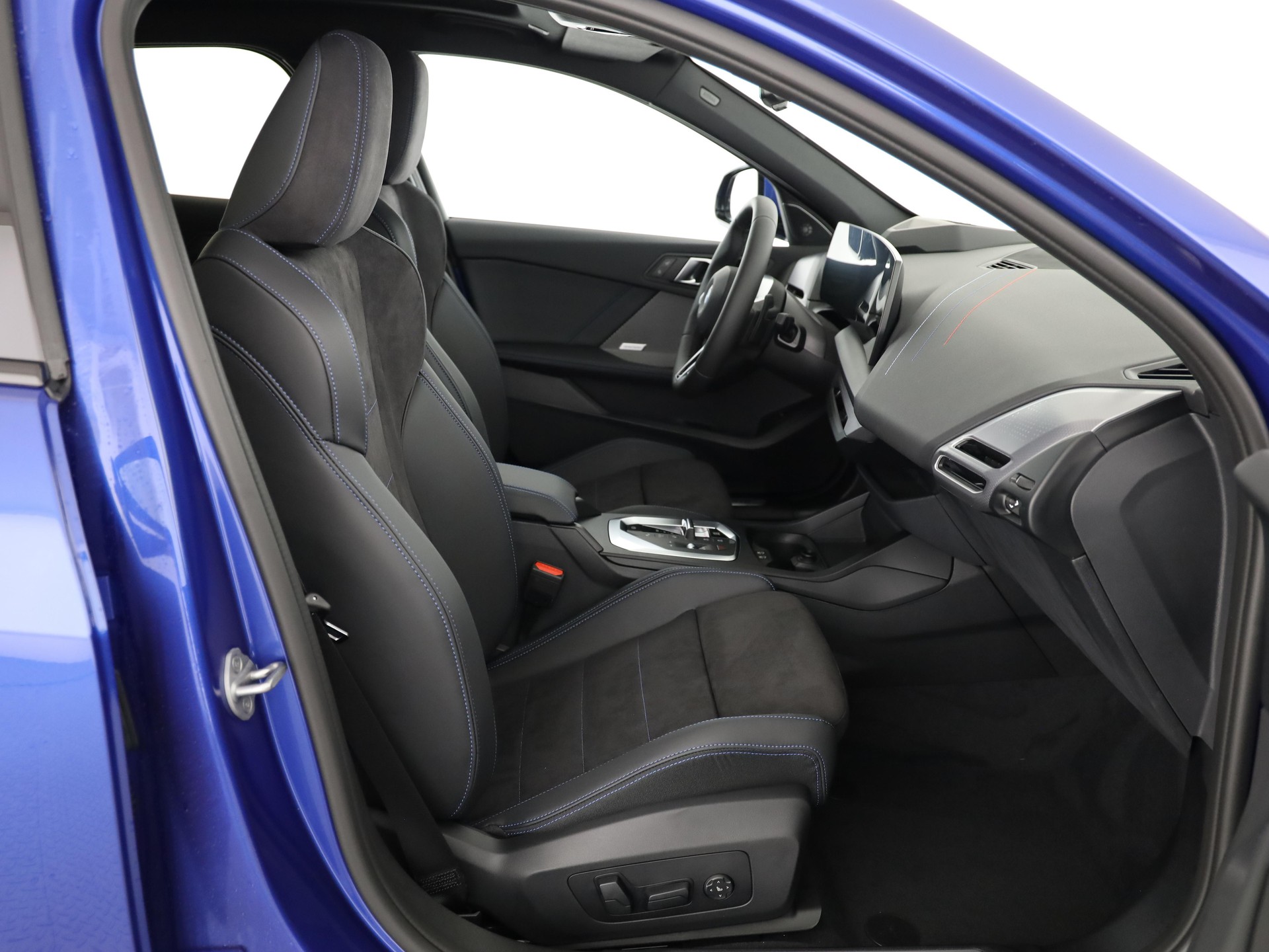 BMW 120d-image-16