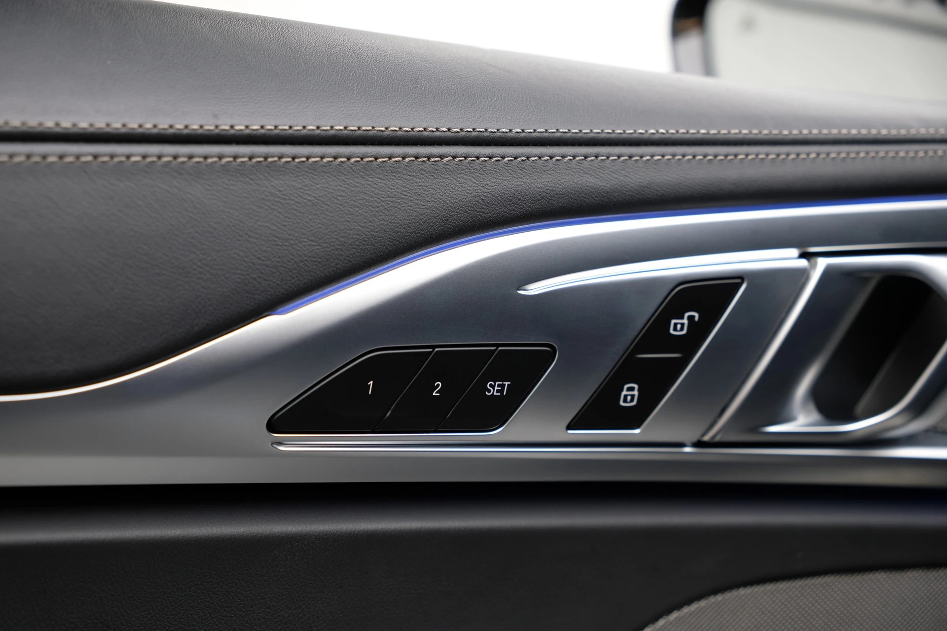 BMW M850i xDrive Steptronic-image-26