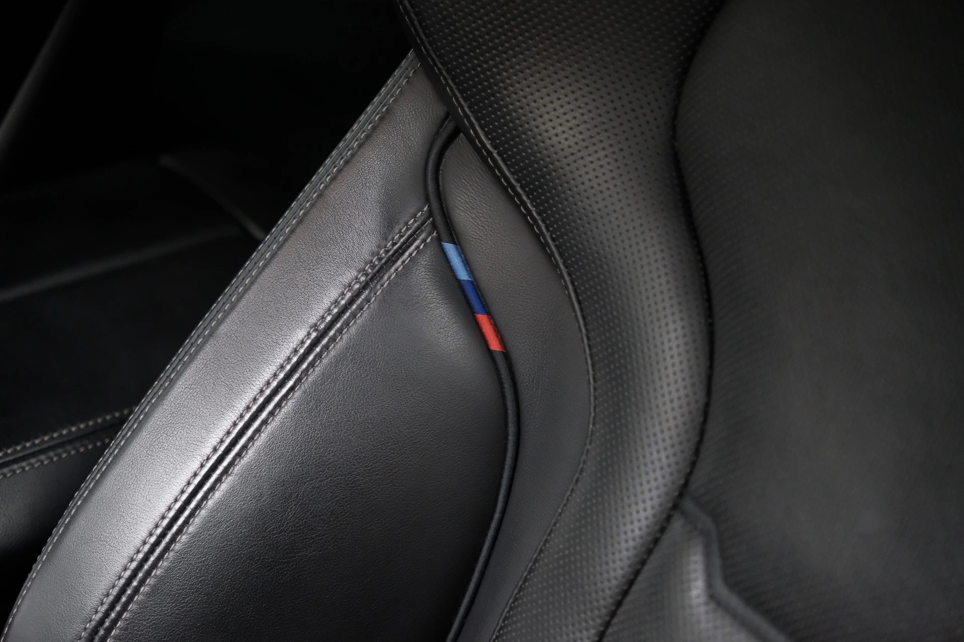 BMW M850i xDrive Steptronic-image-18
