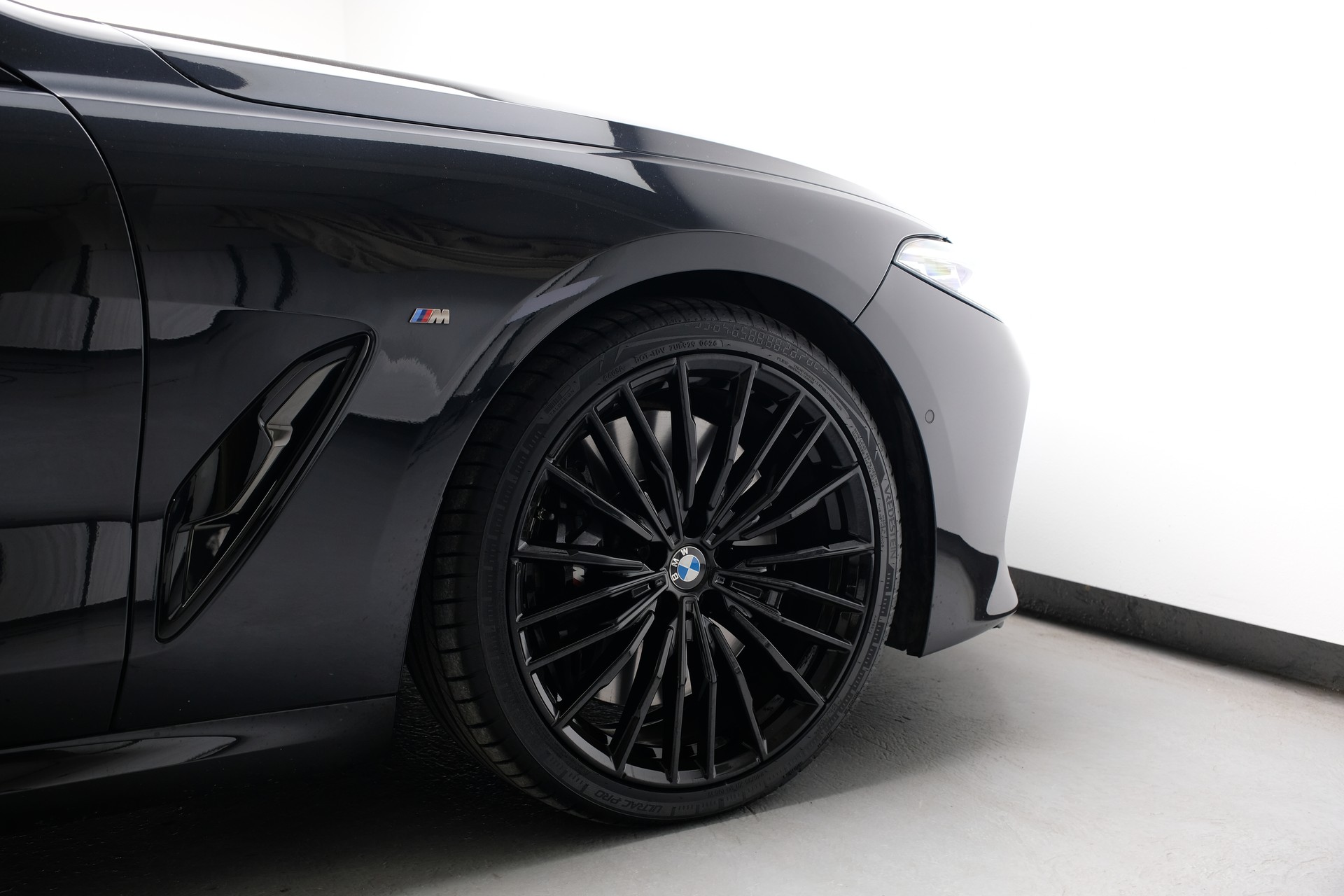 BMW M850i xDrive Steptronic-image-4