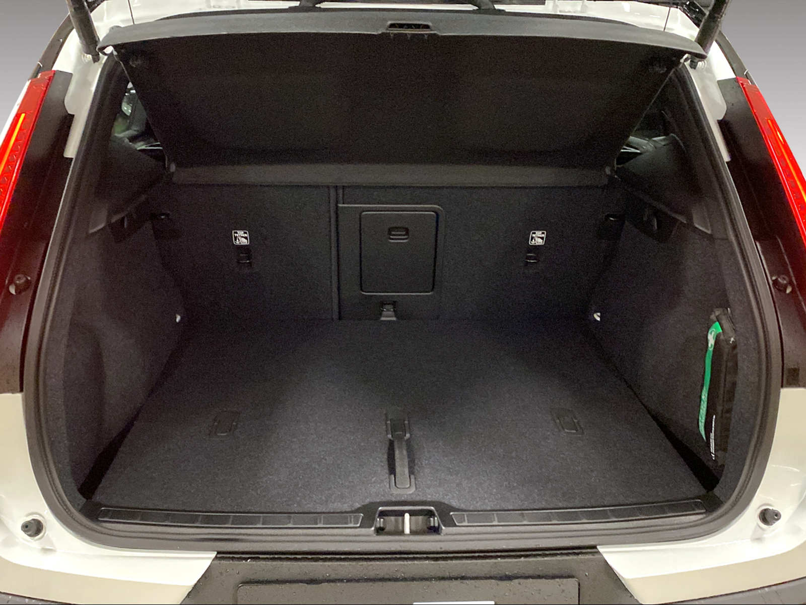 VOLVO EX40 Twin Black Edition AWD-image-15