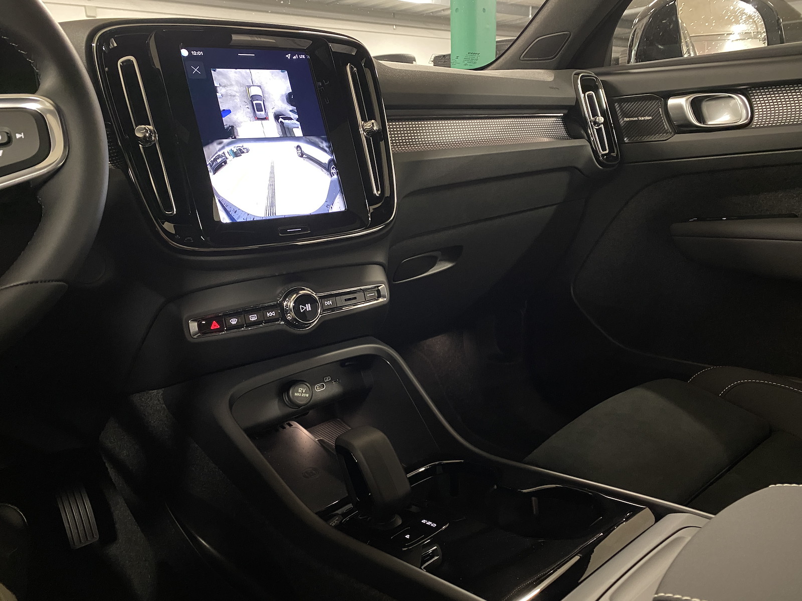VOLVO EX40 Twin Black Edition AWD-image-12