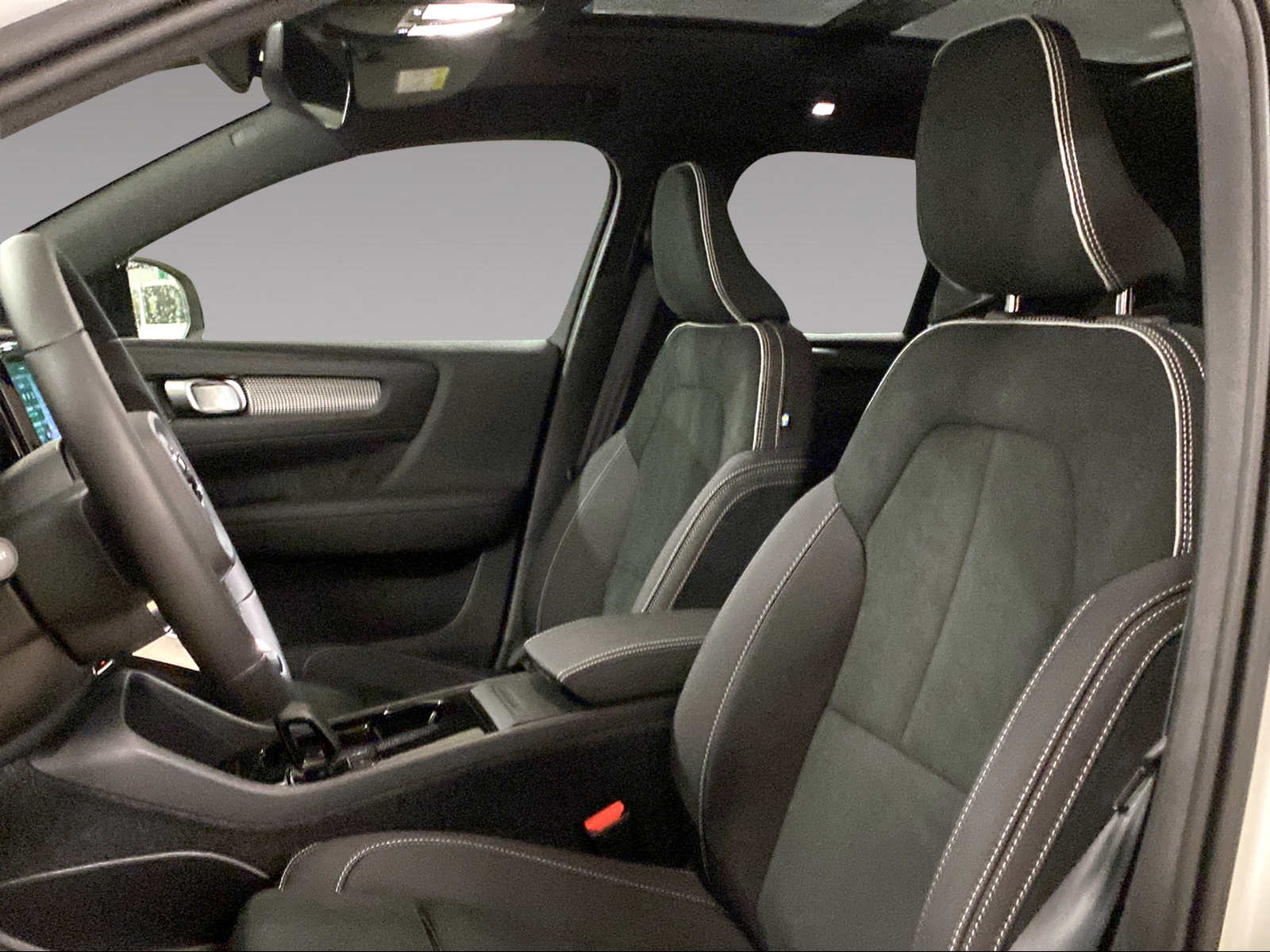 VOLVO EX40 Twin Black Edition AWD-image-6