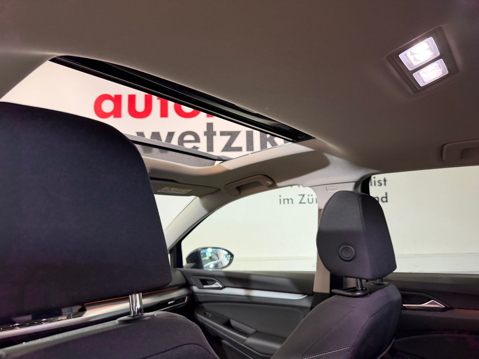 VW Golf 2.0 TDI Style DSG-image-10