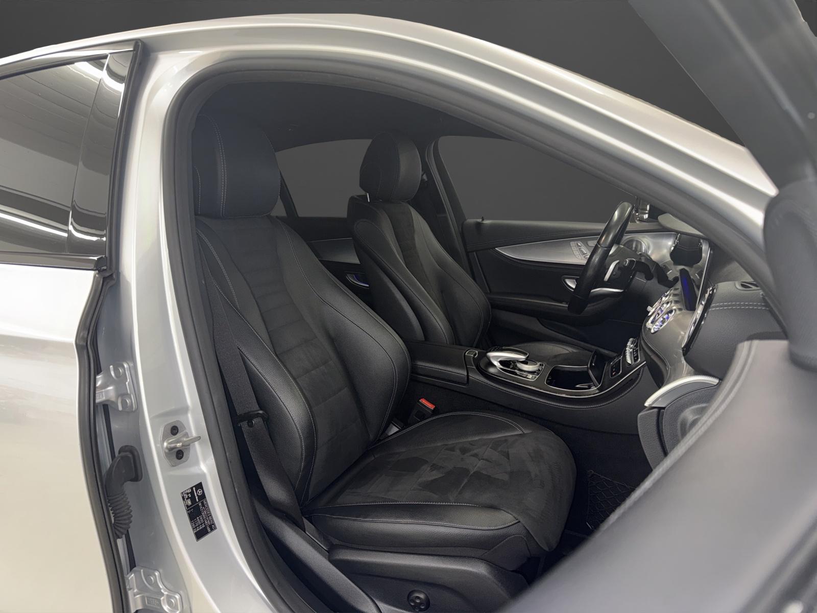 MERCEDES-BENZ E 220 d AMG Line 4Matic 9G-Tronic-image-7