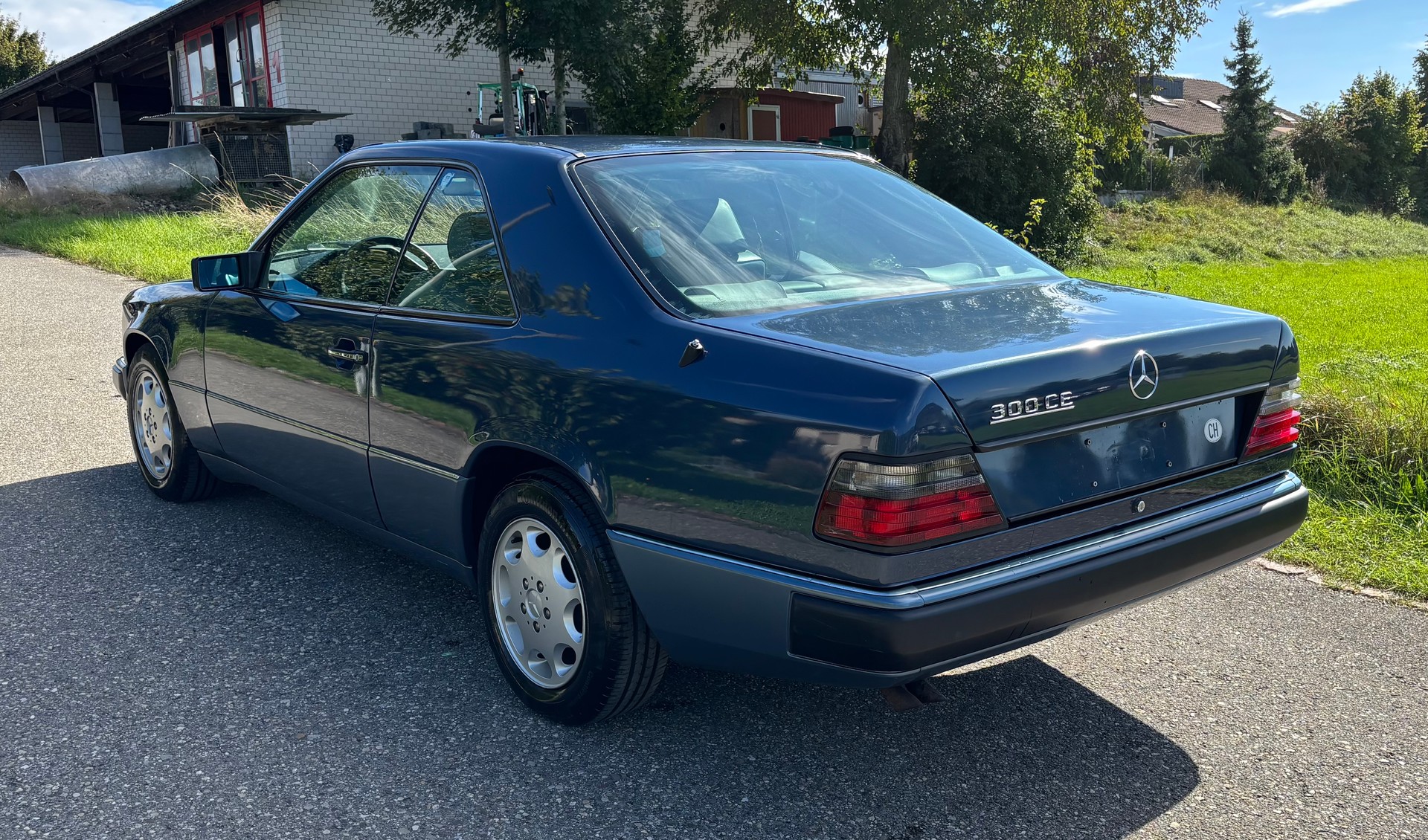 MERCEDES-BENZ 300CE-image-4