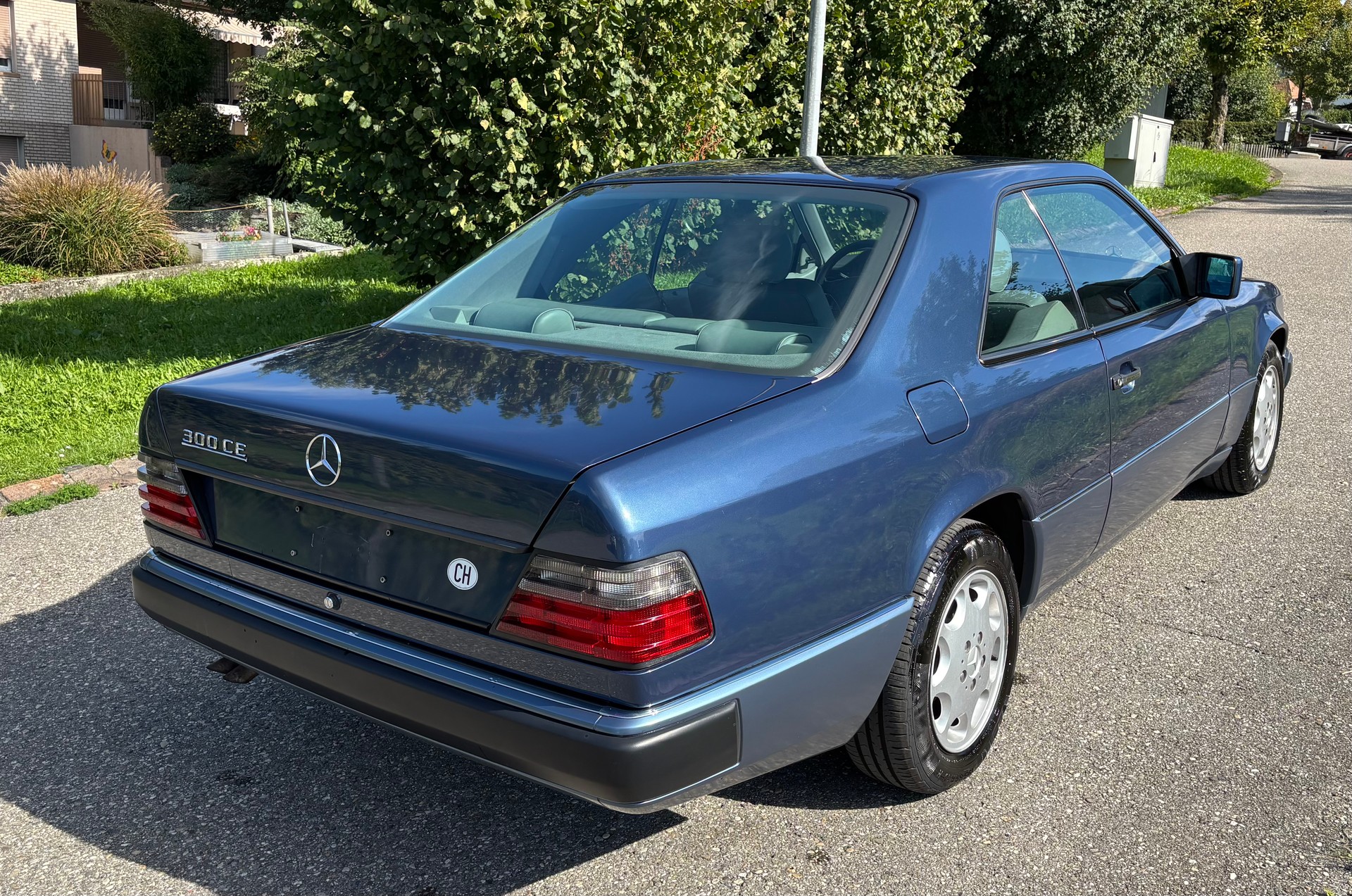 MERCEDES-BENZ 300CE-image-5