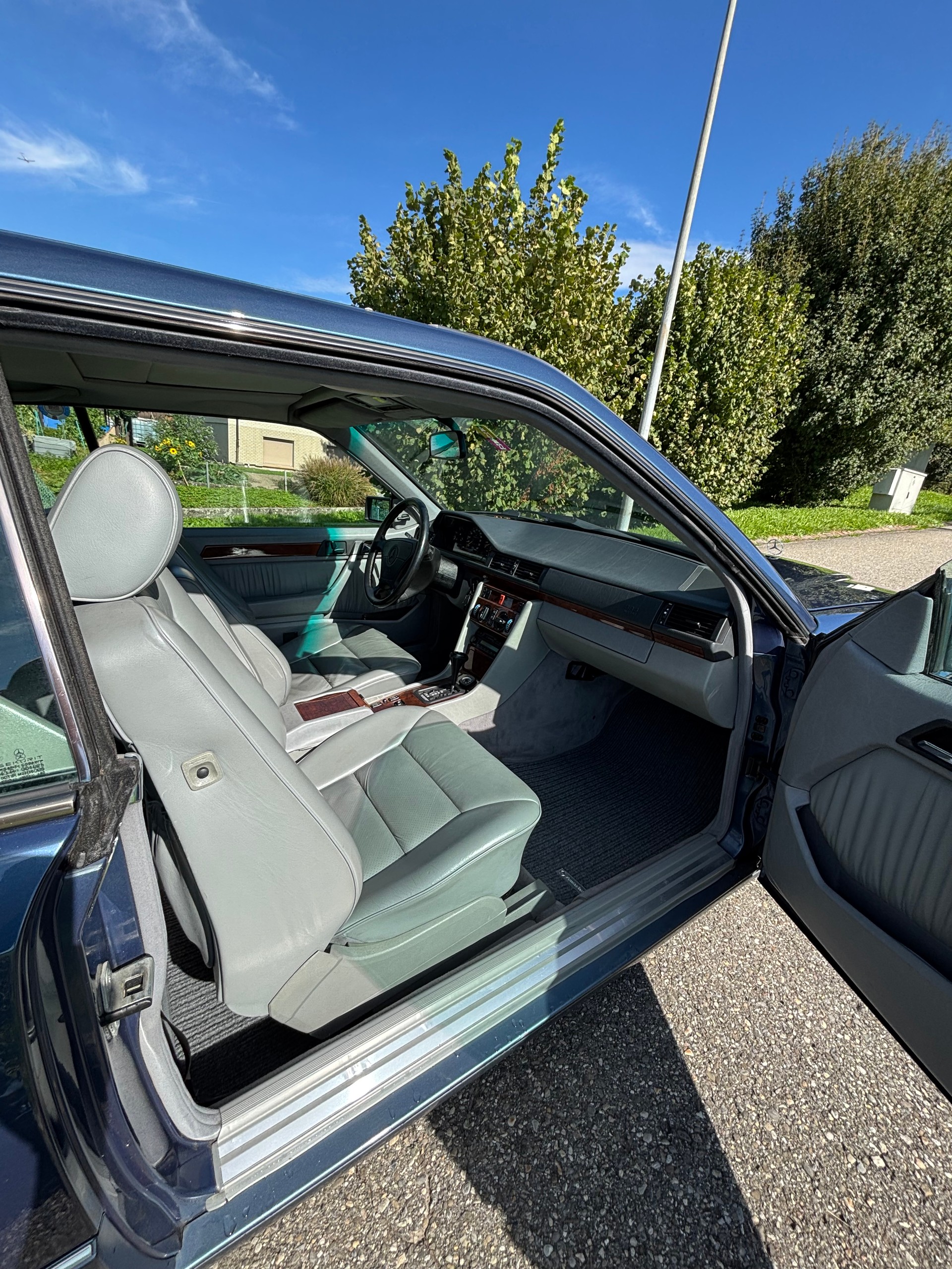 MERCEDES-BENZ 300CE-image-13