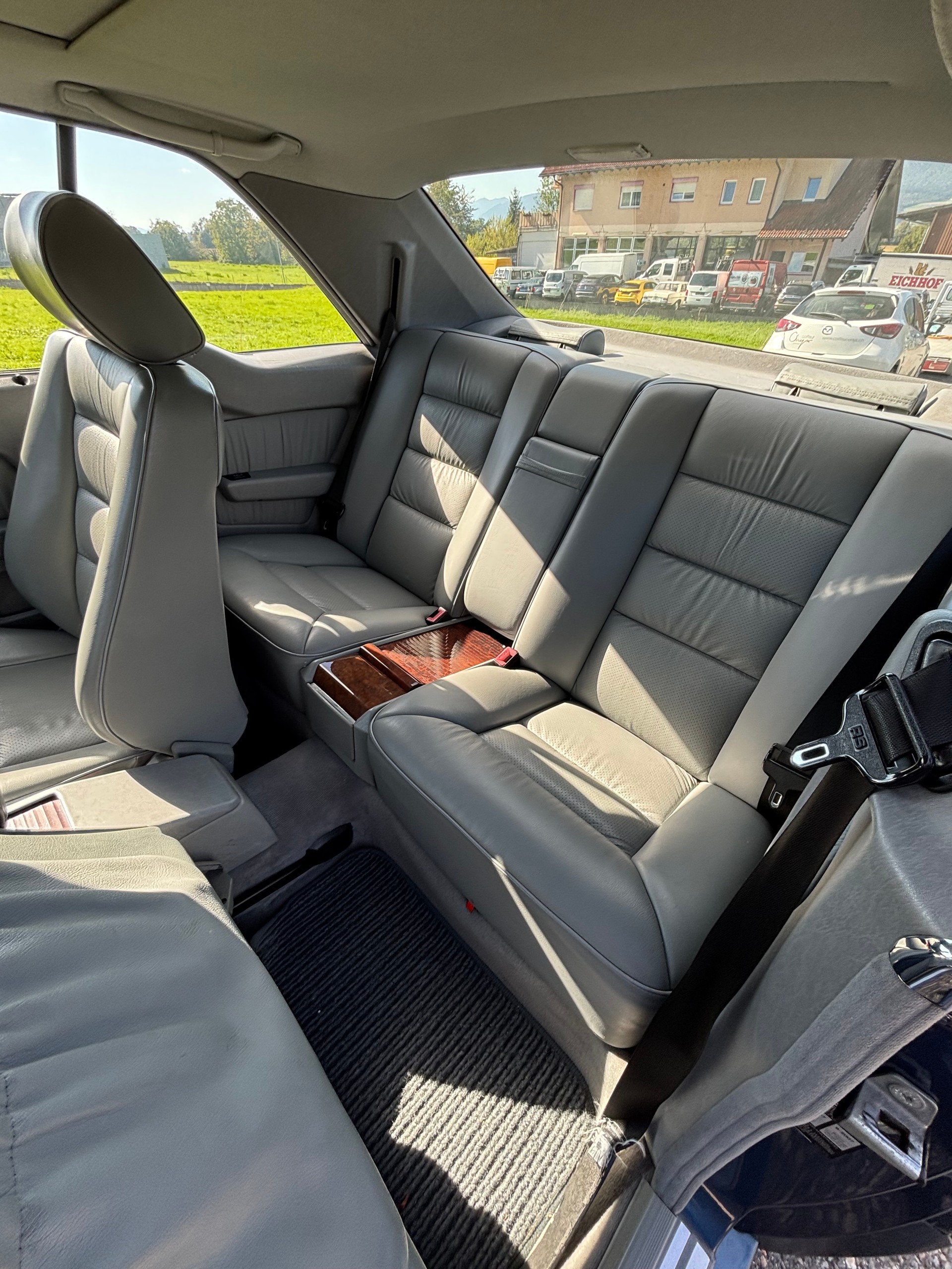 MERCEDES-BENZ 300CE-image-12