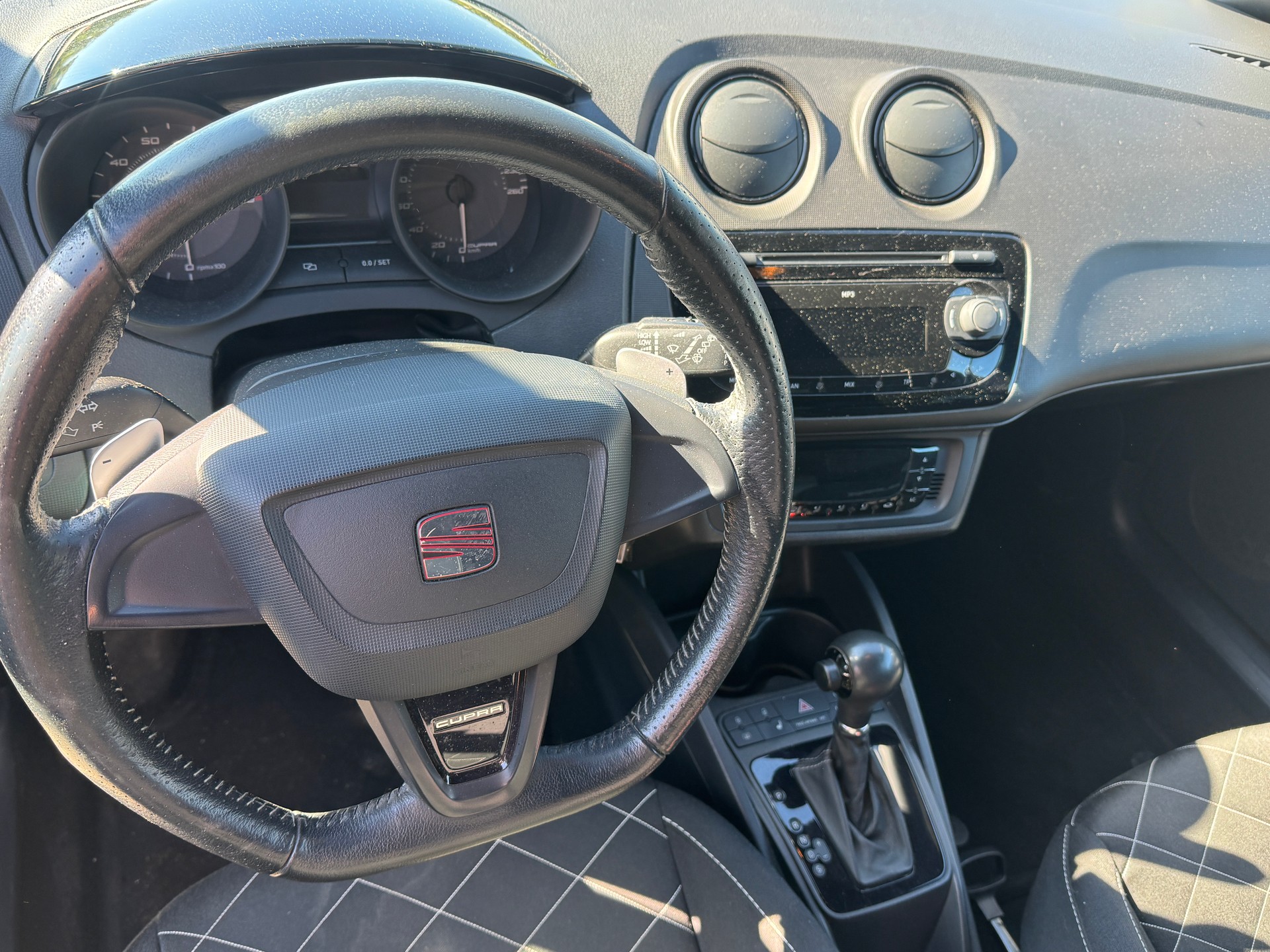 SEAT Ibiza SC 1.4 TSI Cupra DSG-image-7