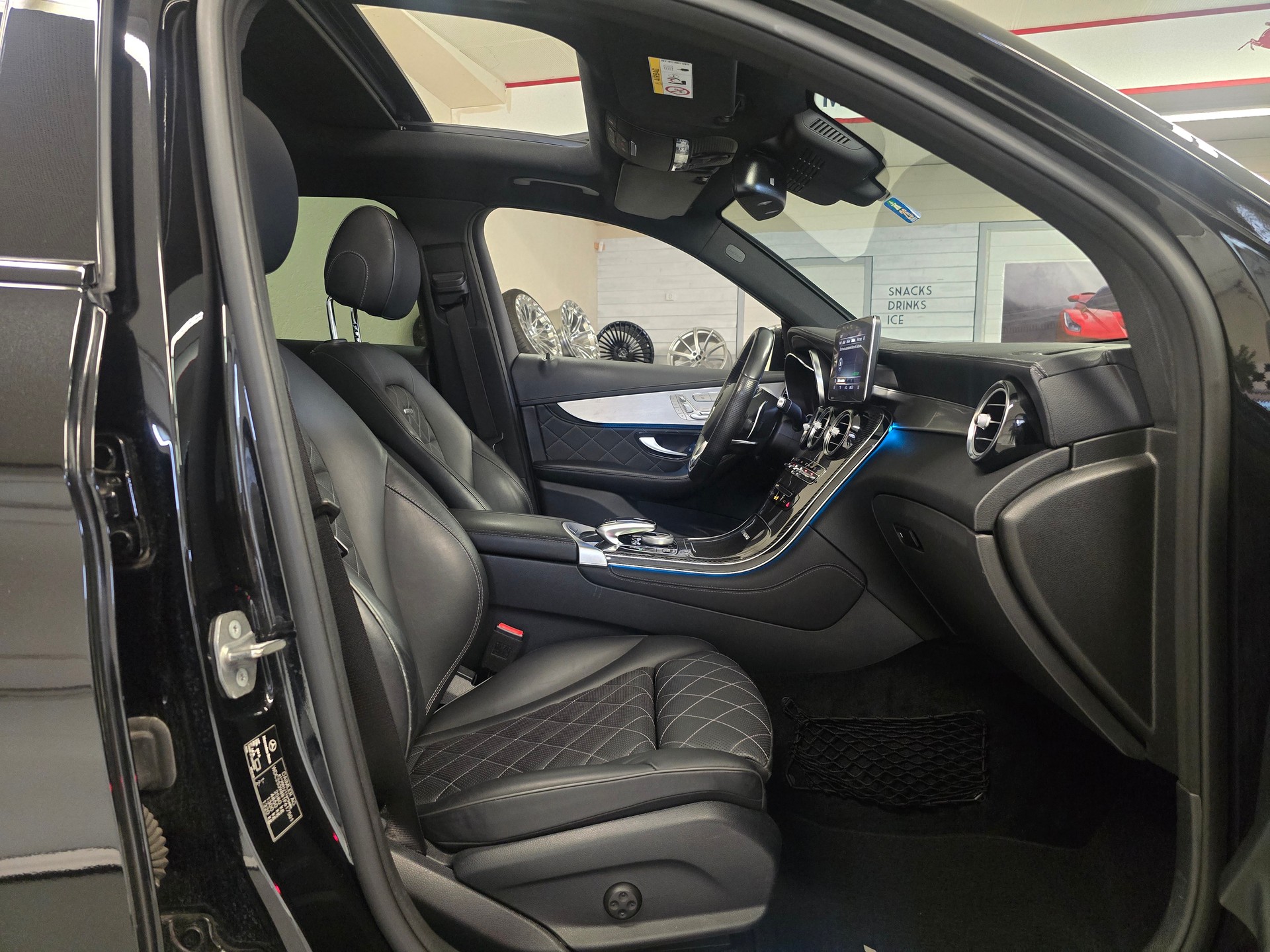 MERCEDES-BENZ GLC 63 AMG 4Matic+ 9G-Tronic-image-6