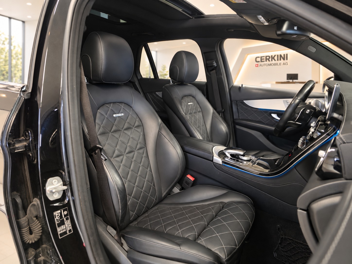 MERCEDES-BENZ GLC 63 AMG 4Matic+ 9G-Tronic-image-6