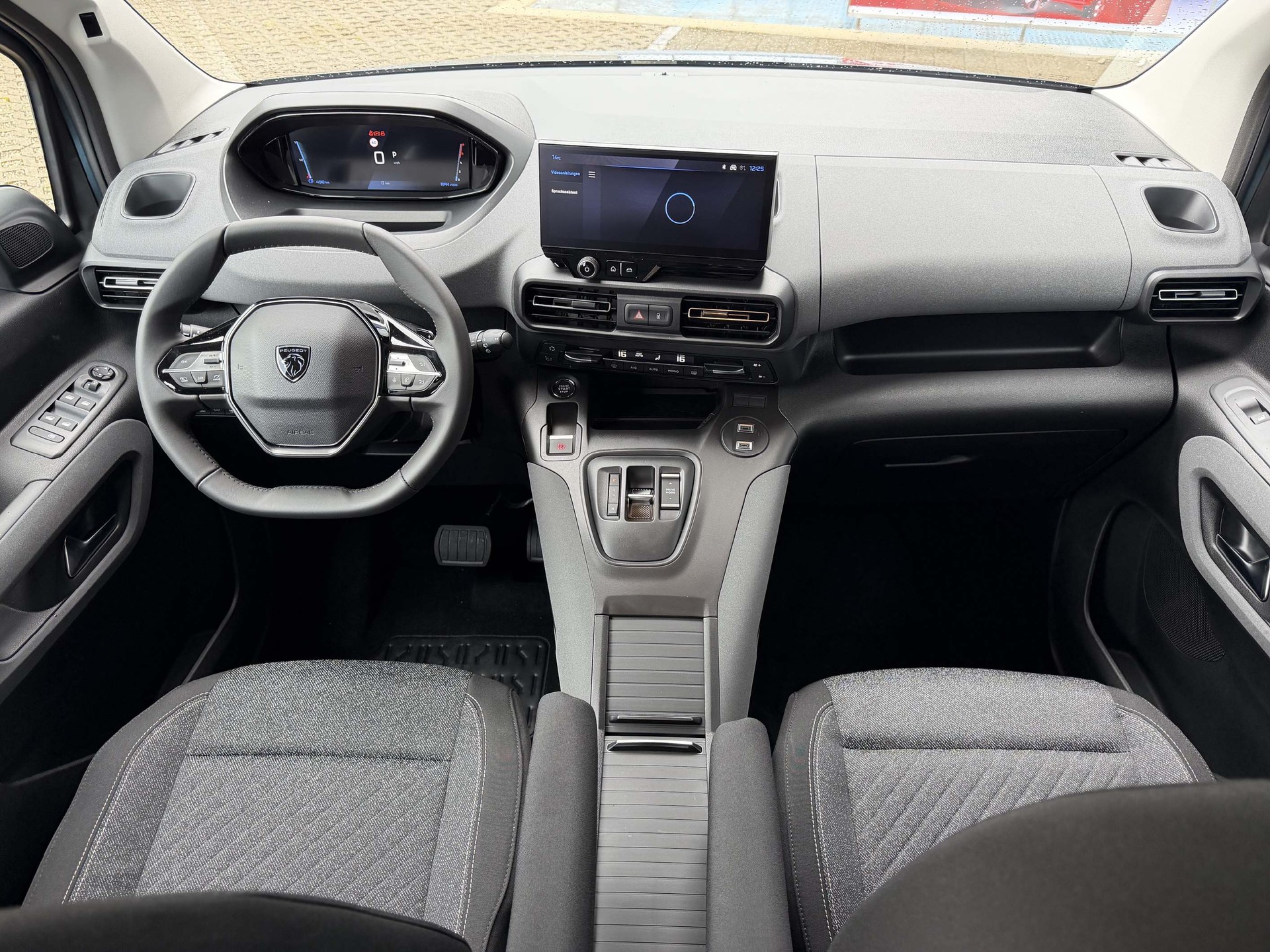 PEUGEOT Rifter Long 1.5 HDi 7-Plätzer Family Edition-image-12