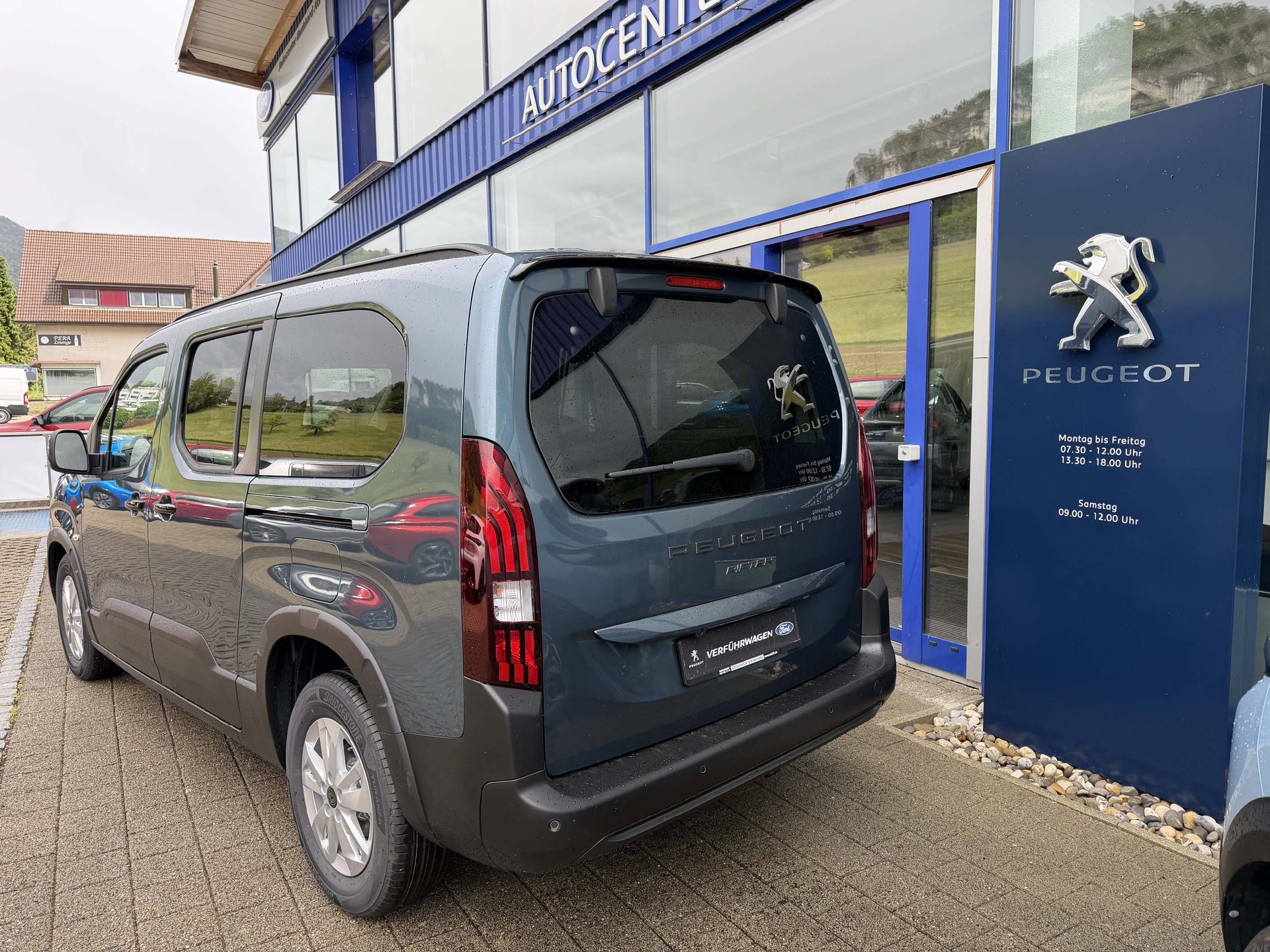 PEUGEOT Rifter Long 1.5 HDi 7-Plätzer Family Edition-showroom-element-3