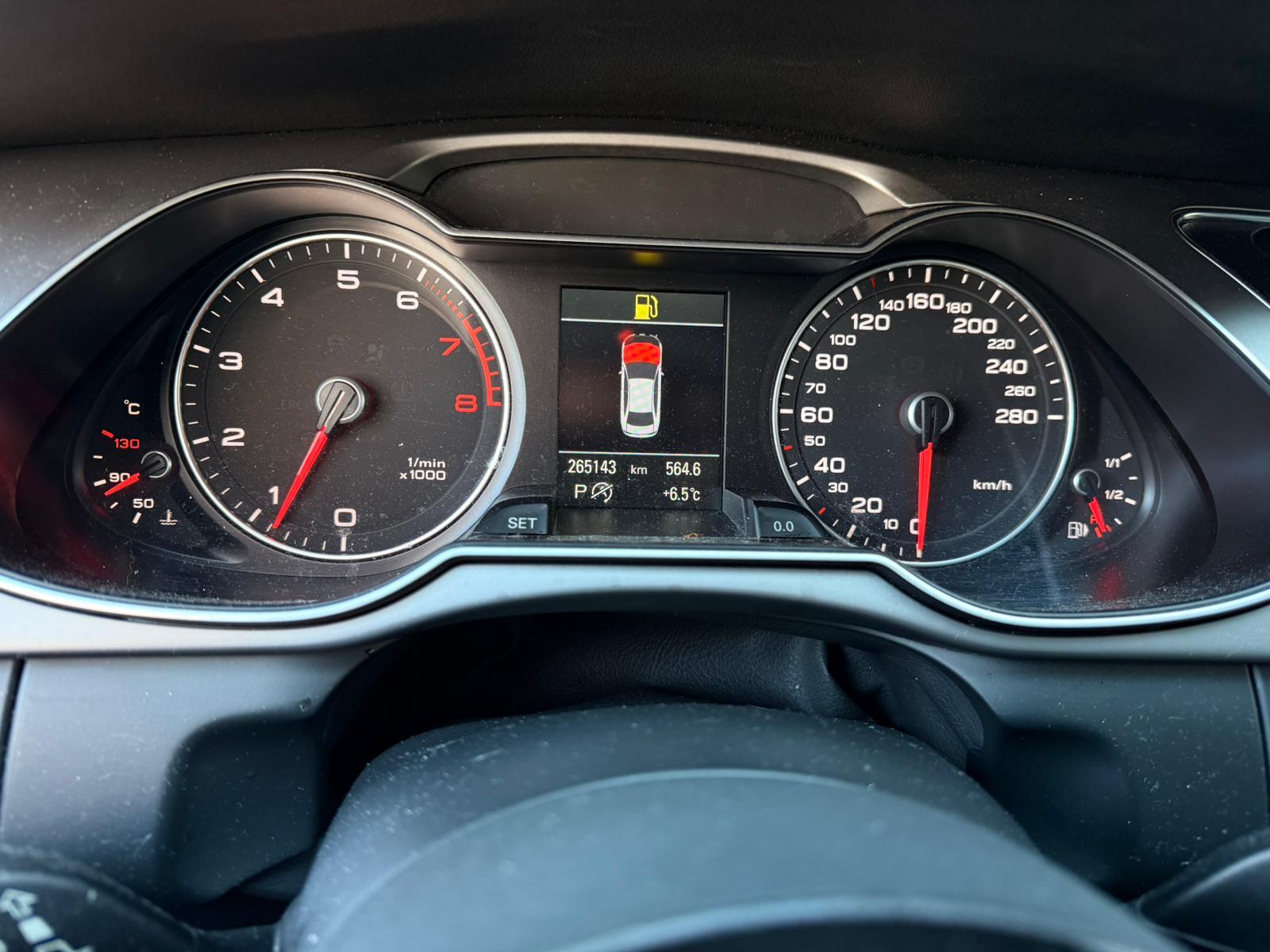 AUDI A4 Limousine 2.0 TFSI quattro S-tronic-image-8