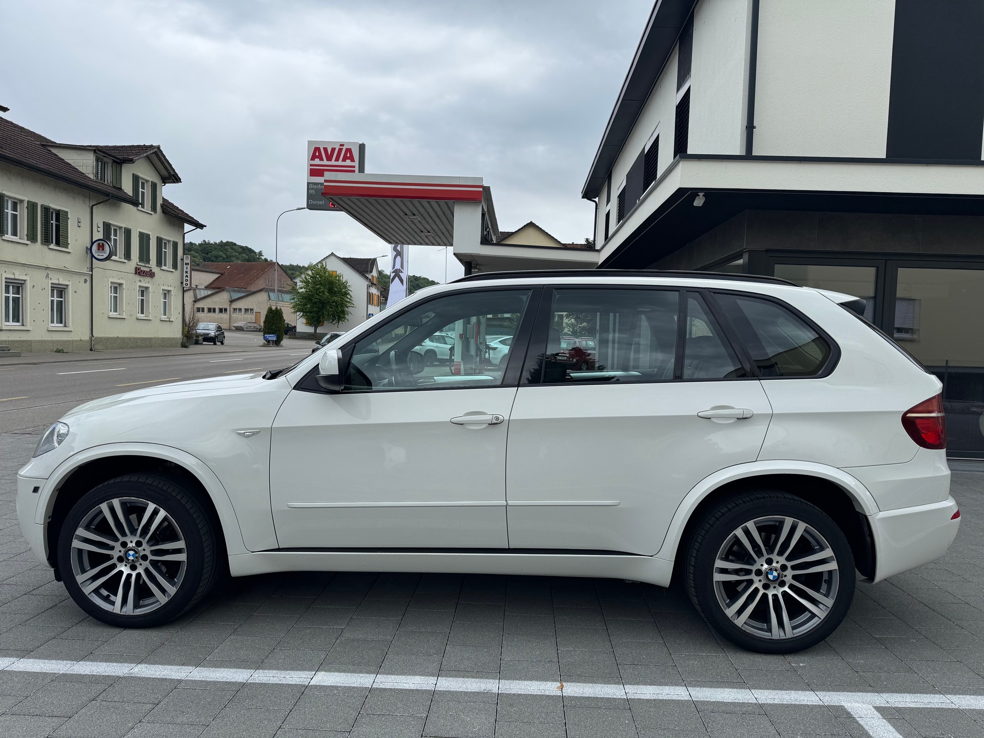 BMW X5 xDrive 40d Steptronic M Sport-showroom-element-1