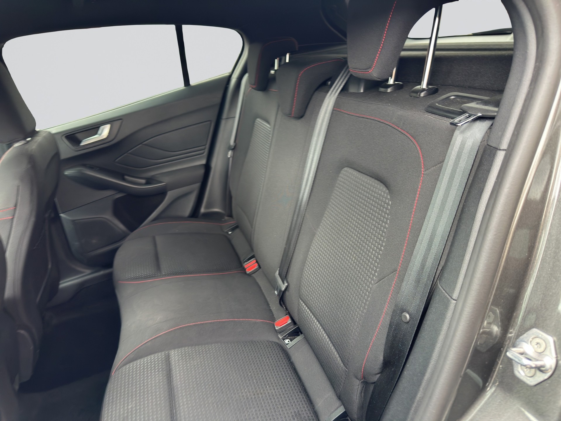FORD Focus 1.5 TDCi EcoBlue ST-Line Automatic-image-7
