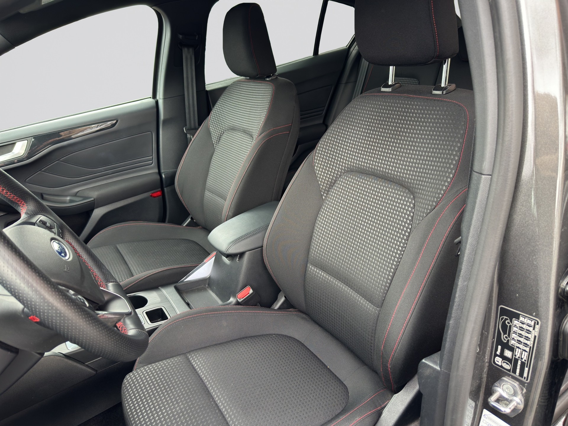 FORD Focus 1.5 TDCi EcoBlue ST-Line Automatic-image-5