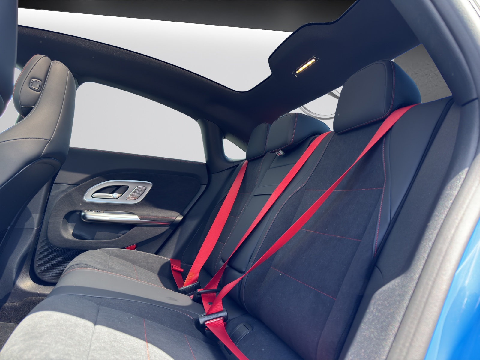 MERCEDES-BENZ CLA 220 8G-DCT-image-8