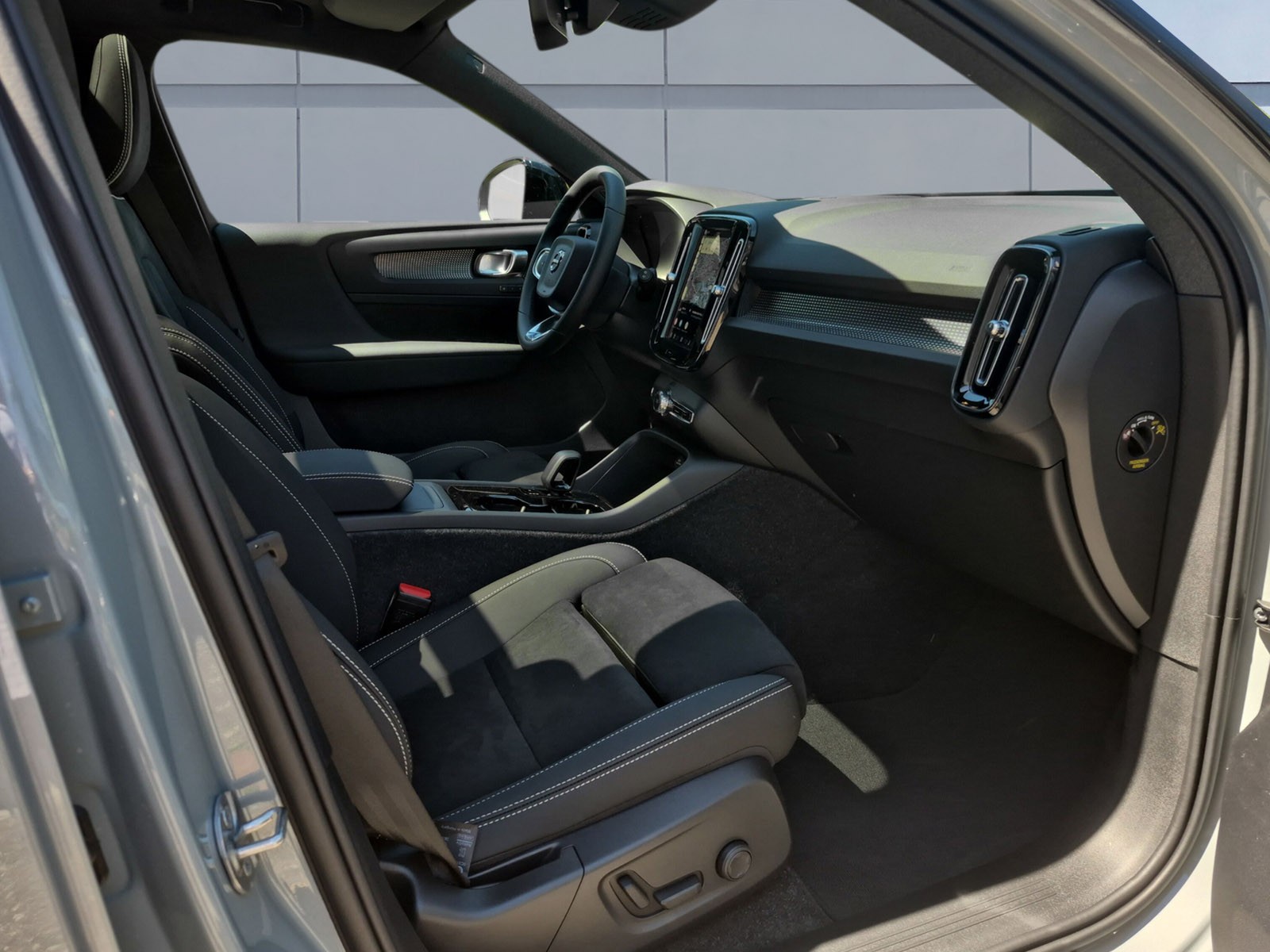 VOLVO EX40 Twin Black Edition AWD-image-12