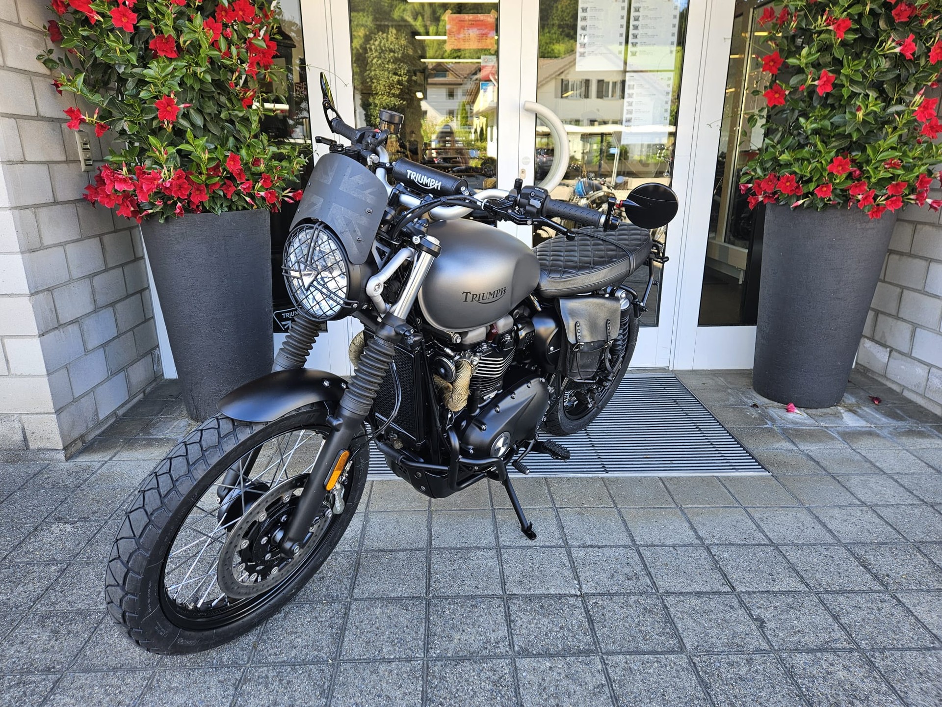 TRIUMPH Street Scrambler 900 (35kW)-showroom-element-3