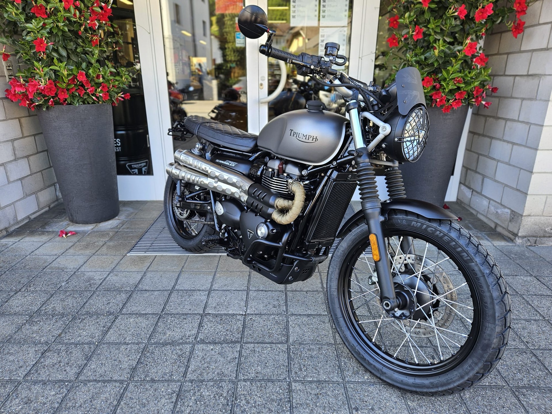 TRIUMPH Street Scrambler 900 (35kW)-showroom-element-2
