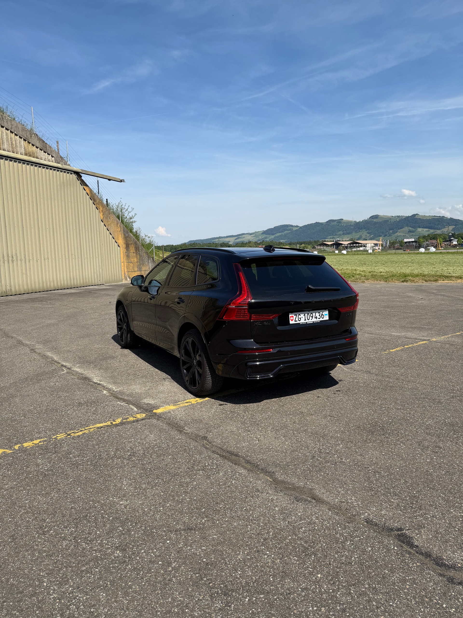 VOLVO 2.0 T8 TE XCENTRIC Black Edition eAWD-image-2