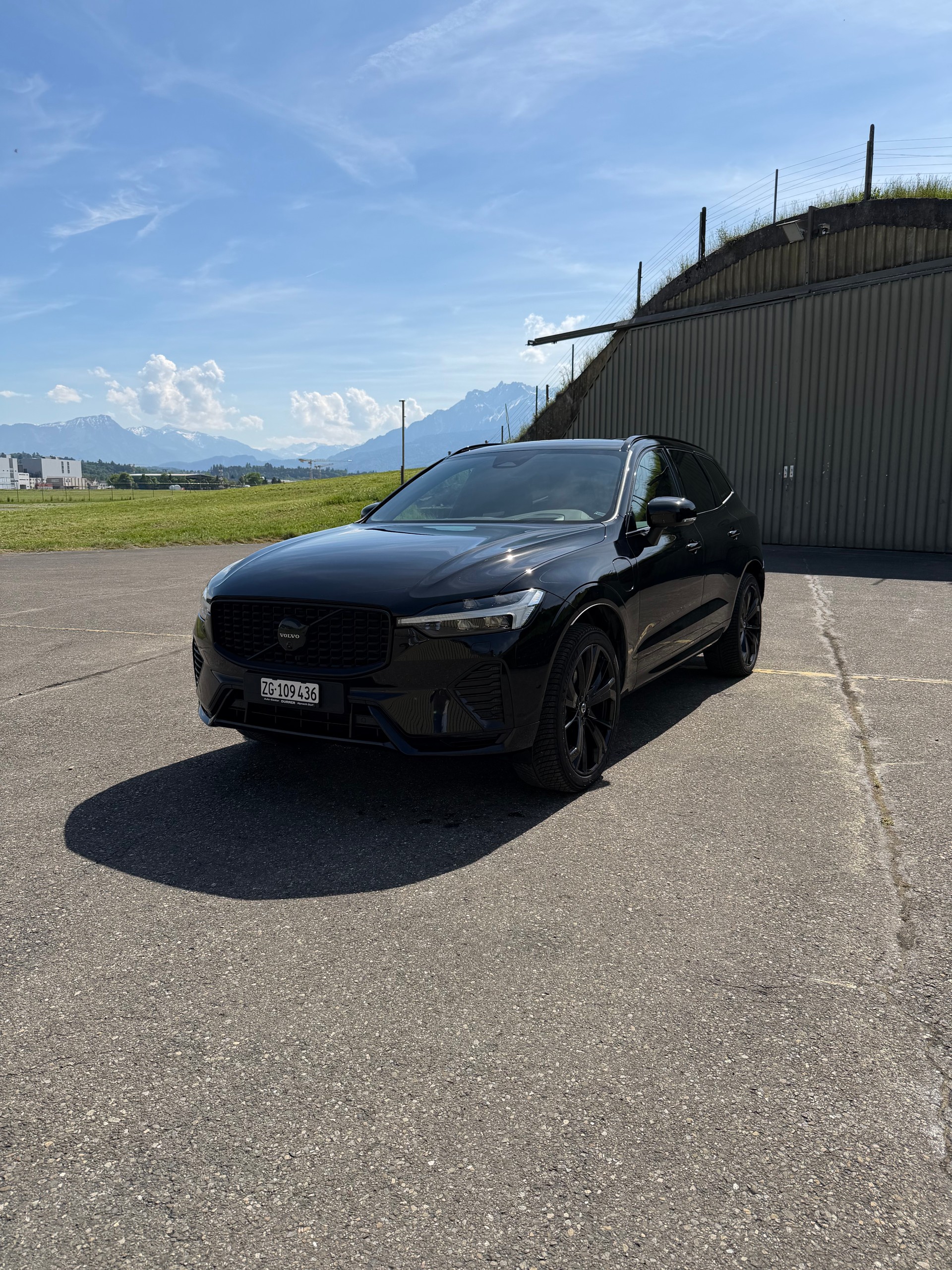 VOLVO 2.0 T8 TE XCENTRIC Black Edition eAWD-image-1