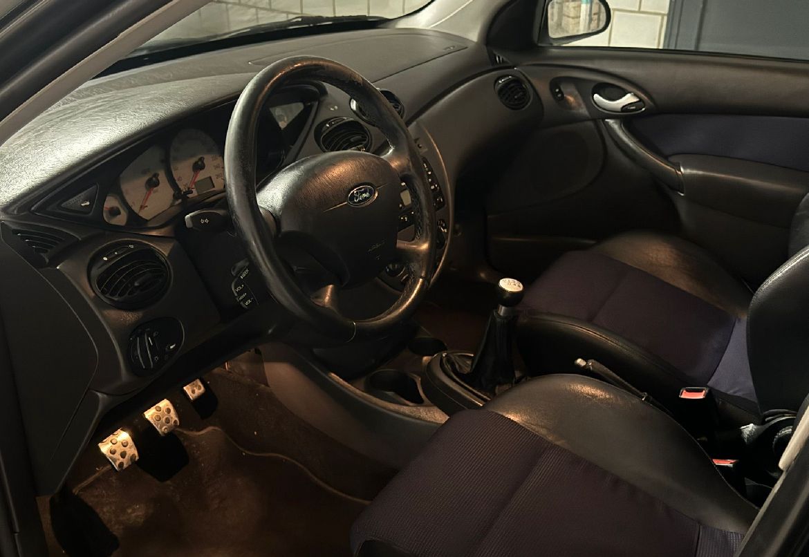 FORD Focus 2.0i 16V ST170-image-16